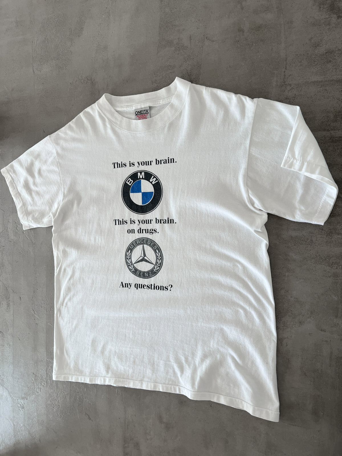 WHITE BENZ VS BMW BRAIN TEE - 1990S - L