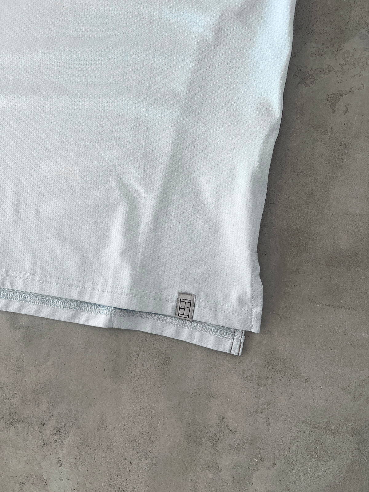 BABY BLUE NIKE COURT POLO - 2000S - L
