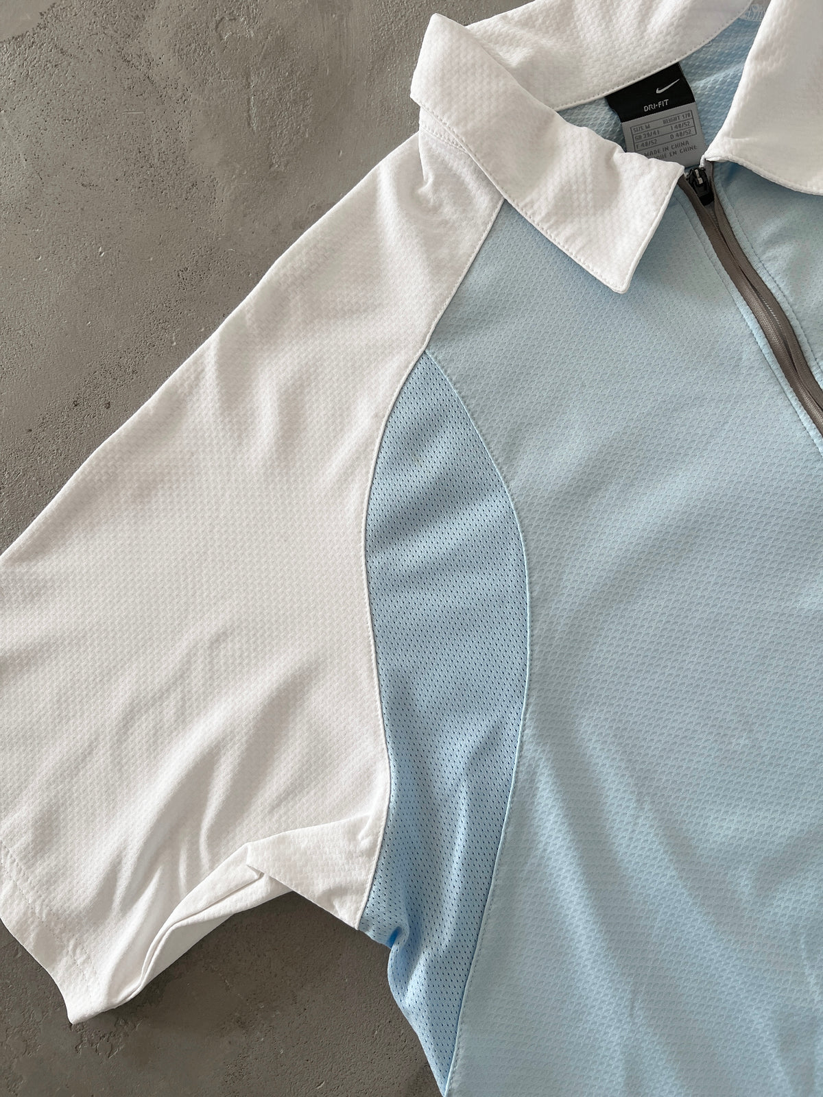 BABY BLUE NIKE COURT POLO - 2000S - L