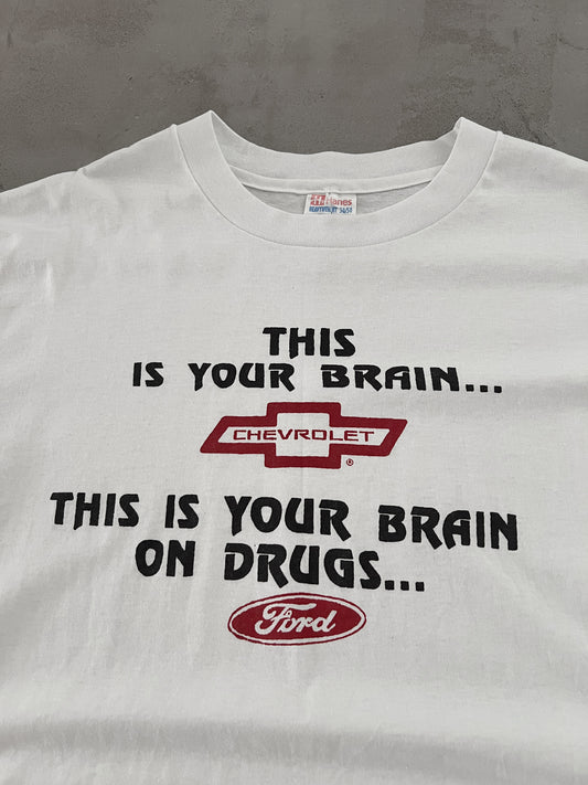 WHITE FORD VS CHEVROLET BRAIN TEE - 1990S - L/XL