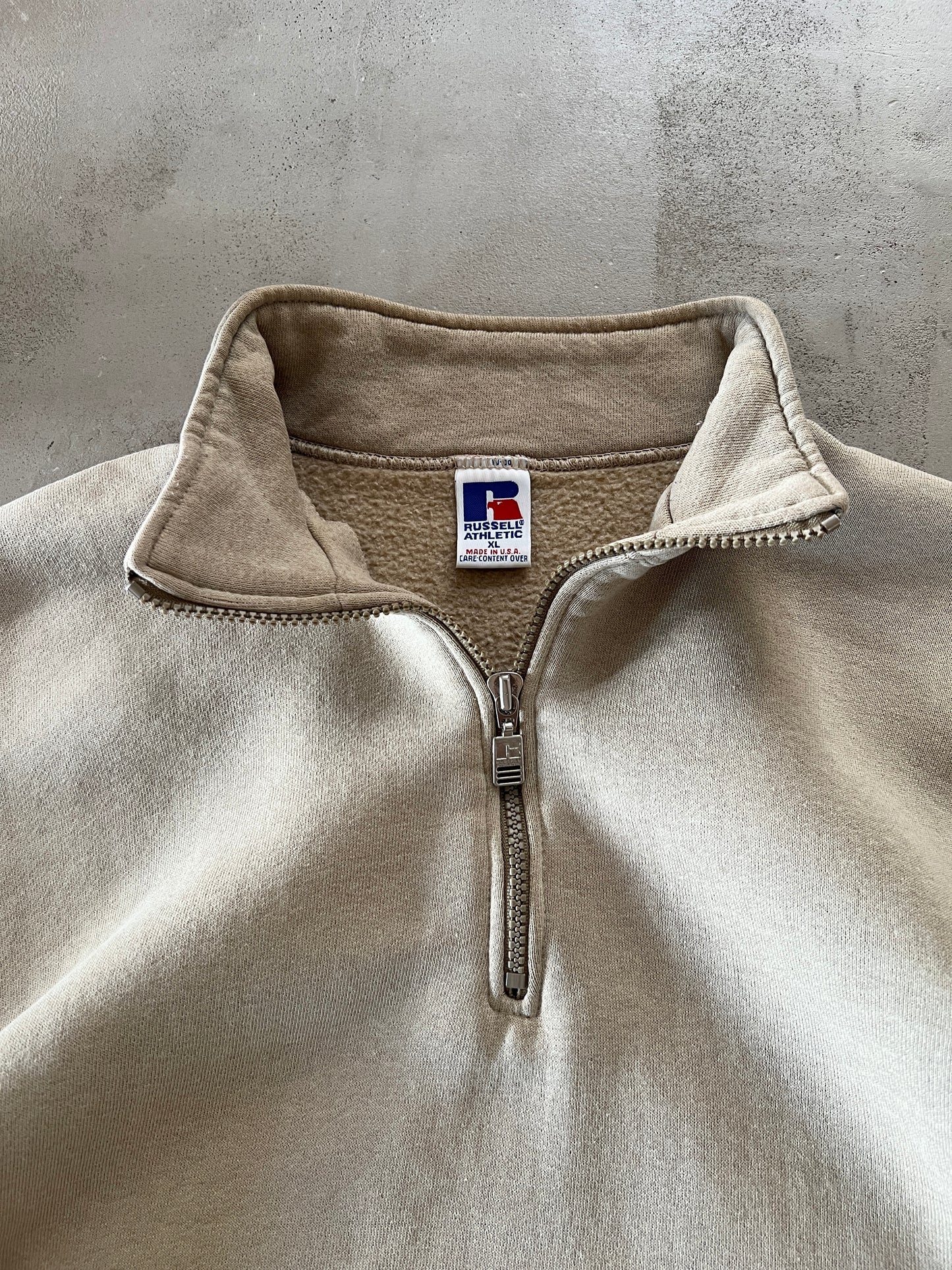BEIGE RUSSELL HALFZIP - 1990S - L/XL