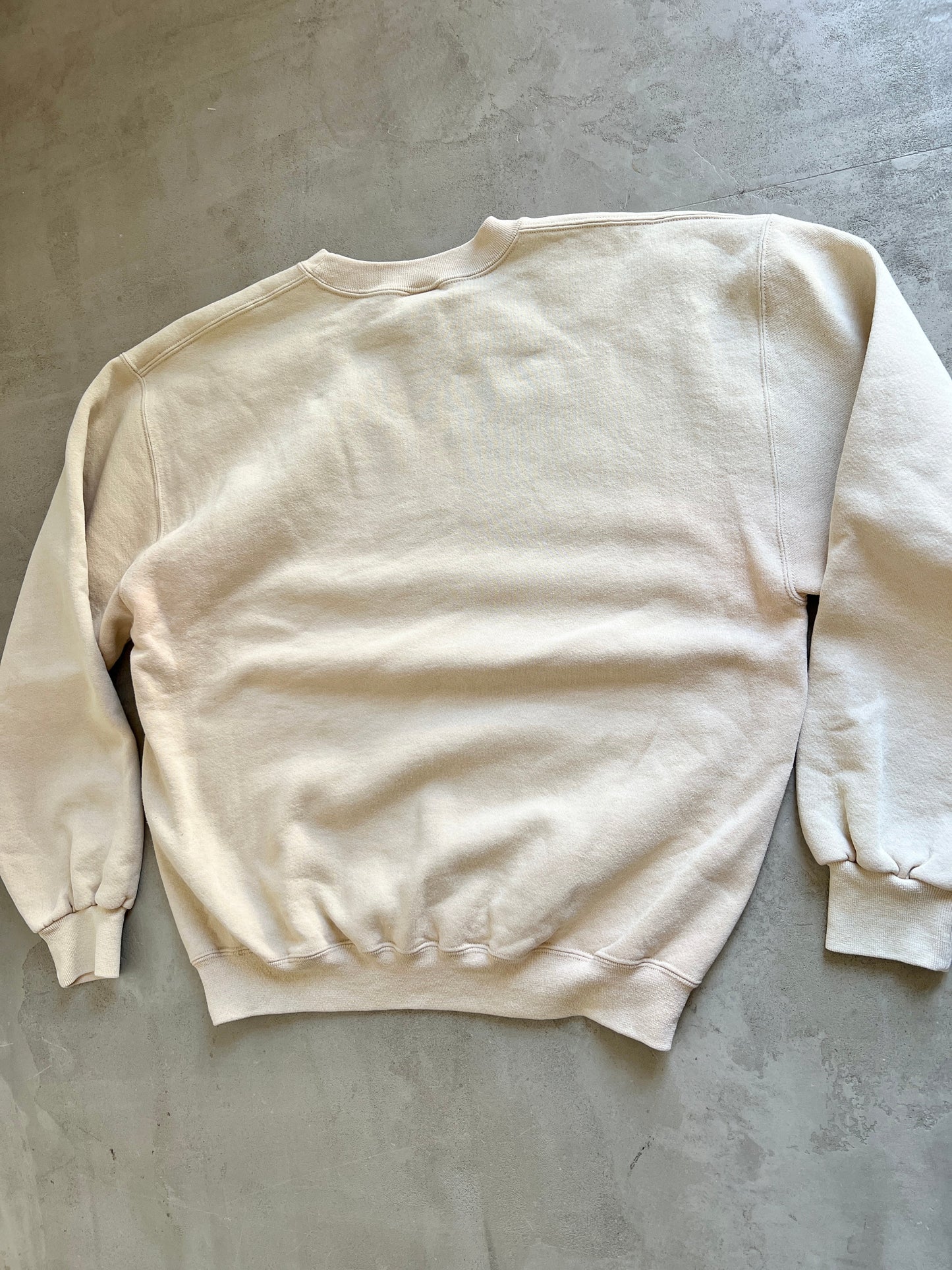 CREME RUSSELL ATHLETIC SWEATER - 1990S - L/M