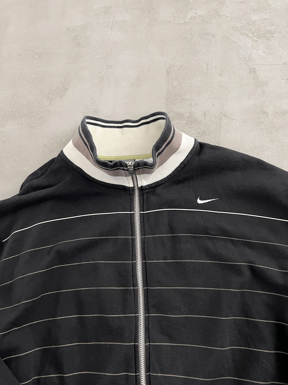 BLACK NIKE TRACK JACKET - 2000S - L