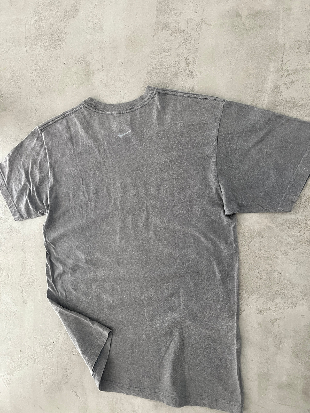 FADED GREY NIKE TEE - 1990S - M