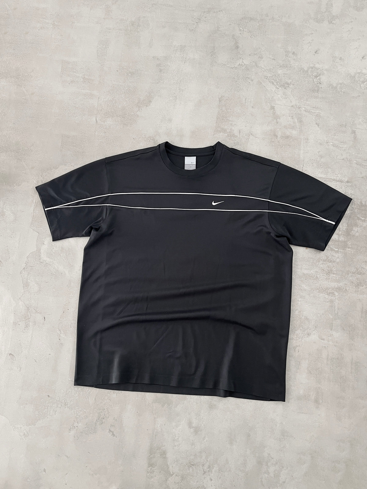 BLACK NIKE TEE - 2000S - XL/L