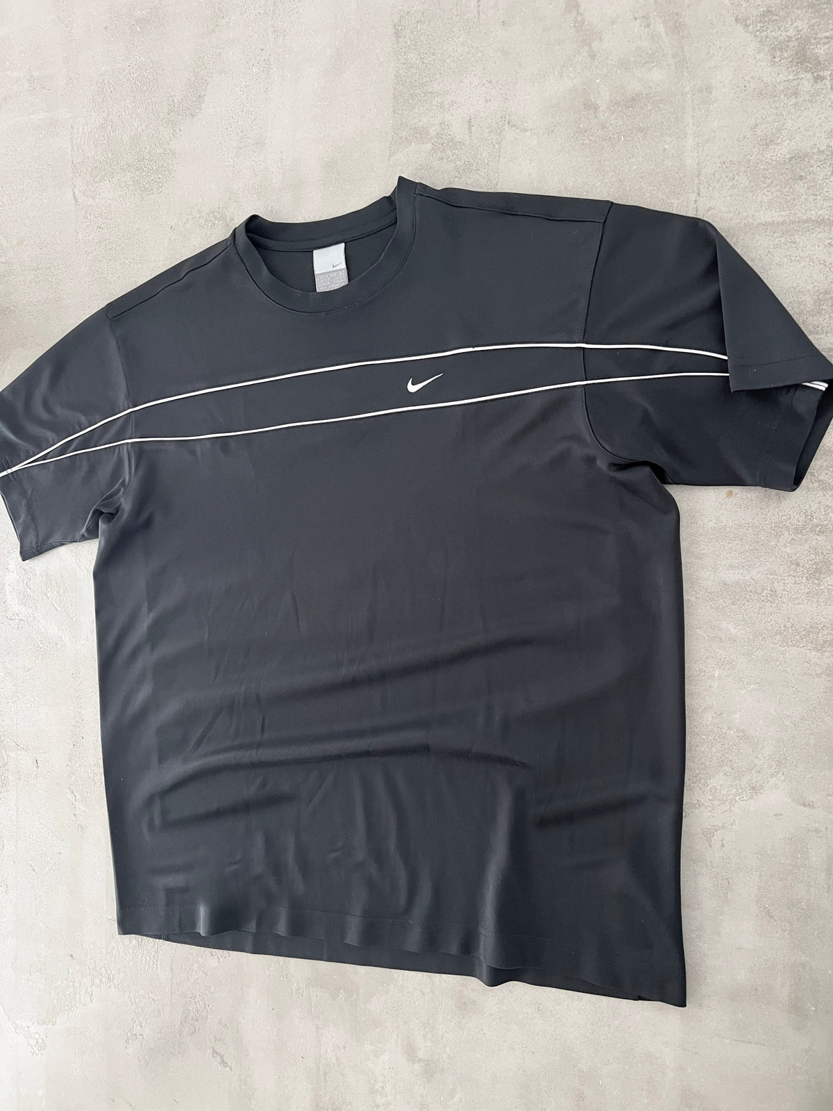 BLACK NIKE TEE - 2000S - XL/L