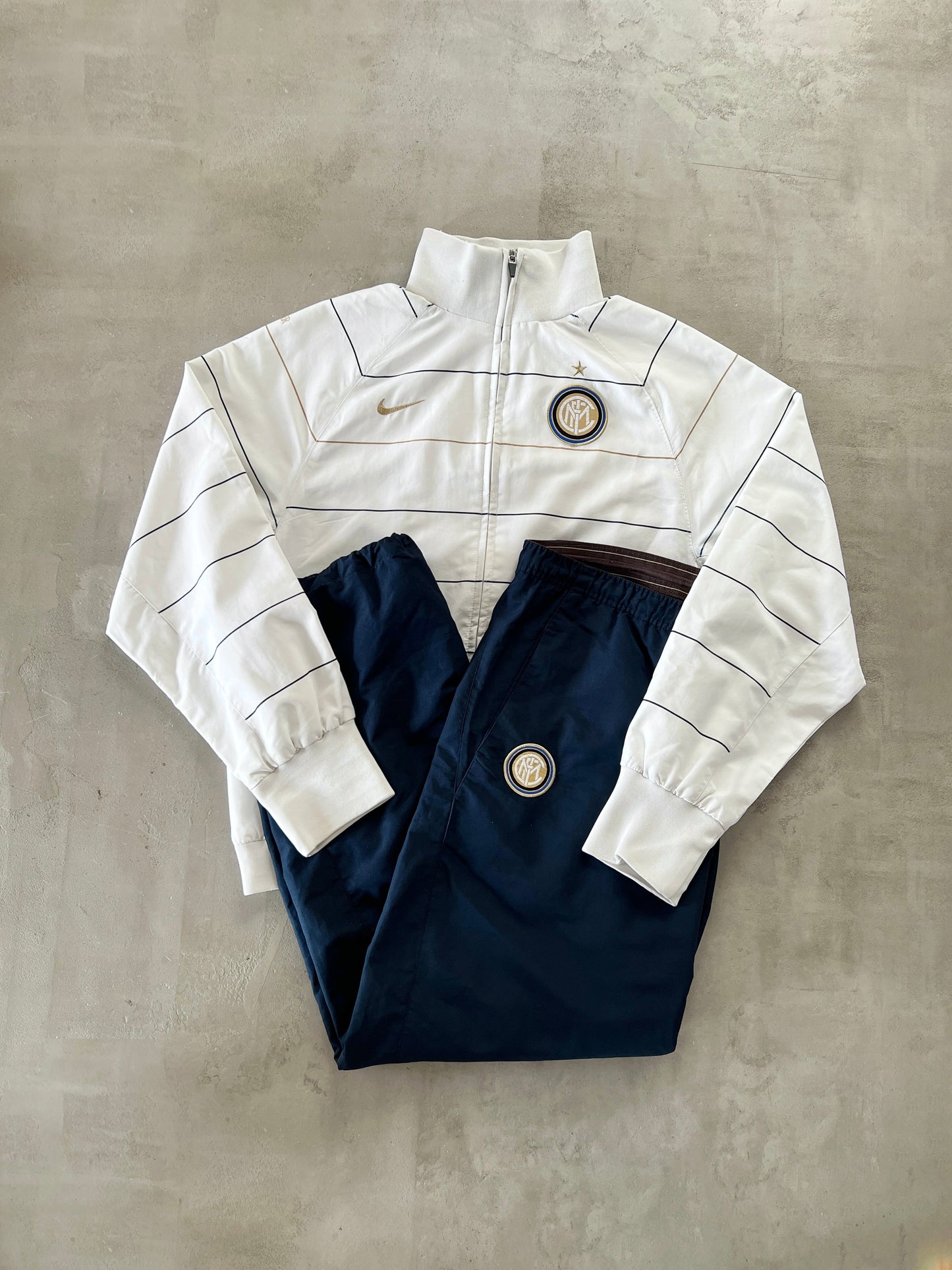 WHITE/NAVY INTER MILAN TRACKSUIT - 2000S - L