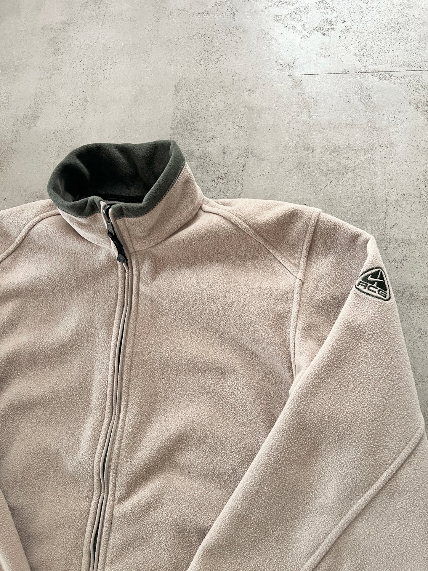 BEIGE/GREEN NIKE ACG FLEECE - 2000S - M