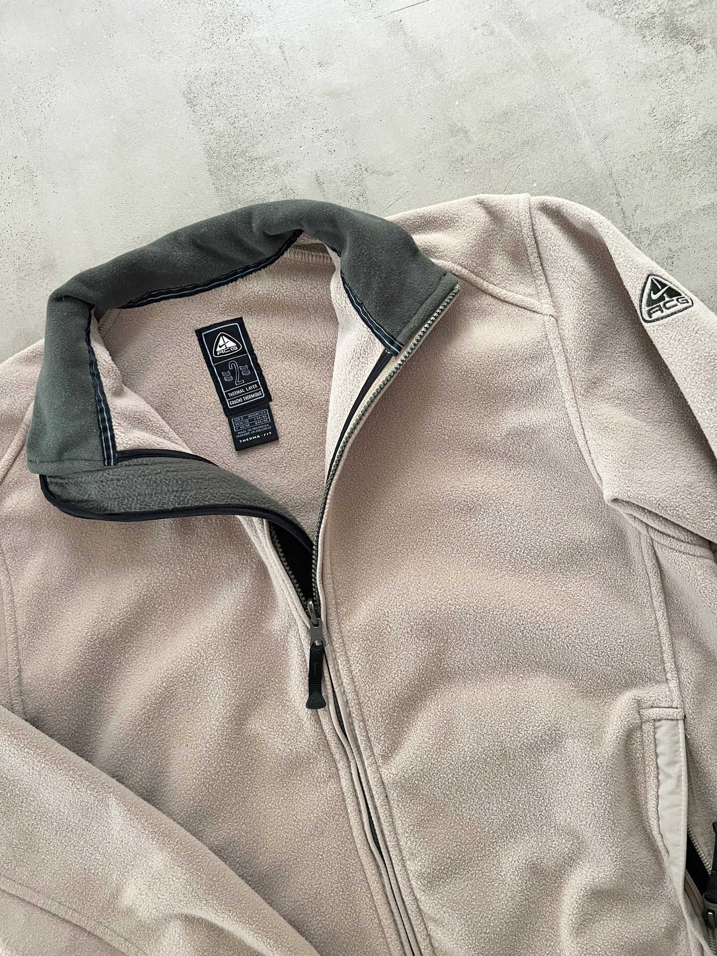 BEIGE/GREEN NIKE ACG FLEECE - 2000S - M
