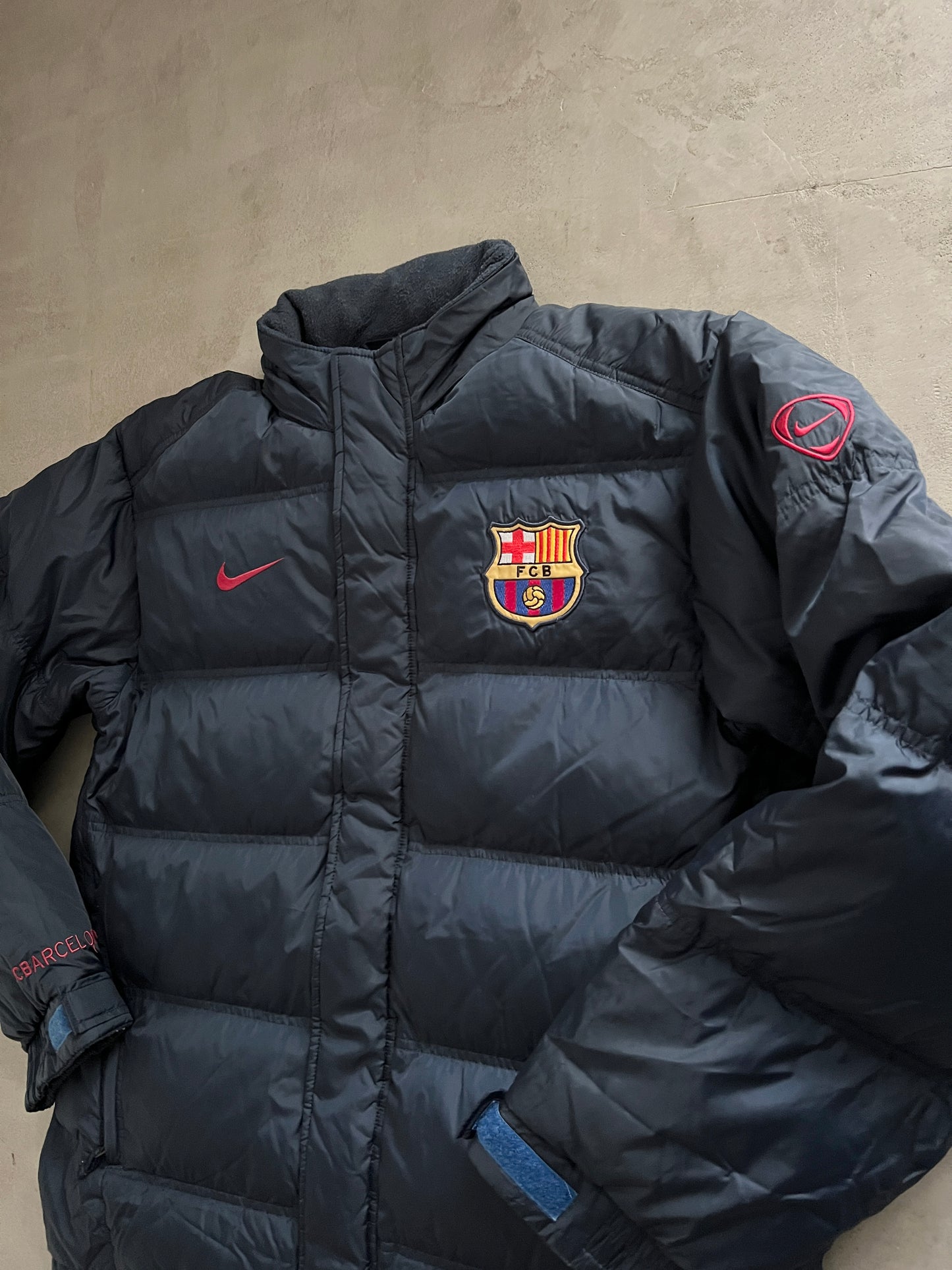 NAVY FC BARCELONA NIKE PUFFER - 2000S - L/XL