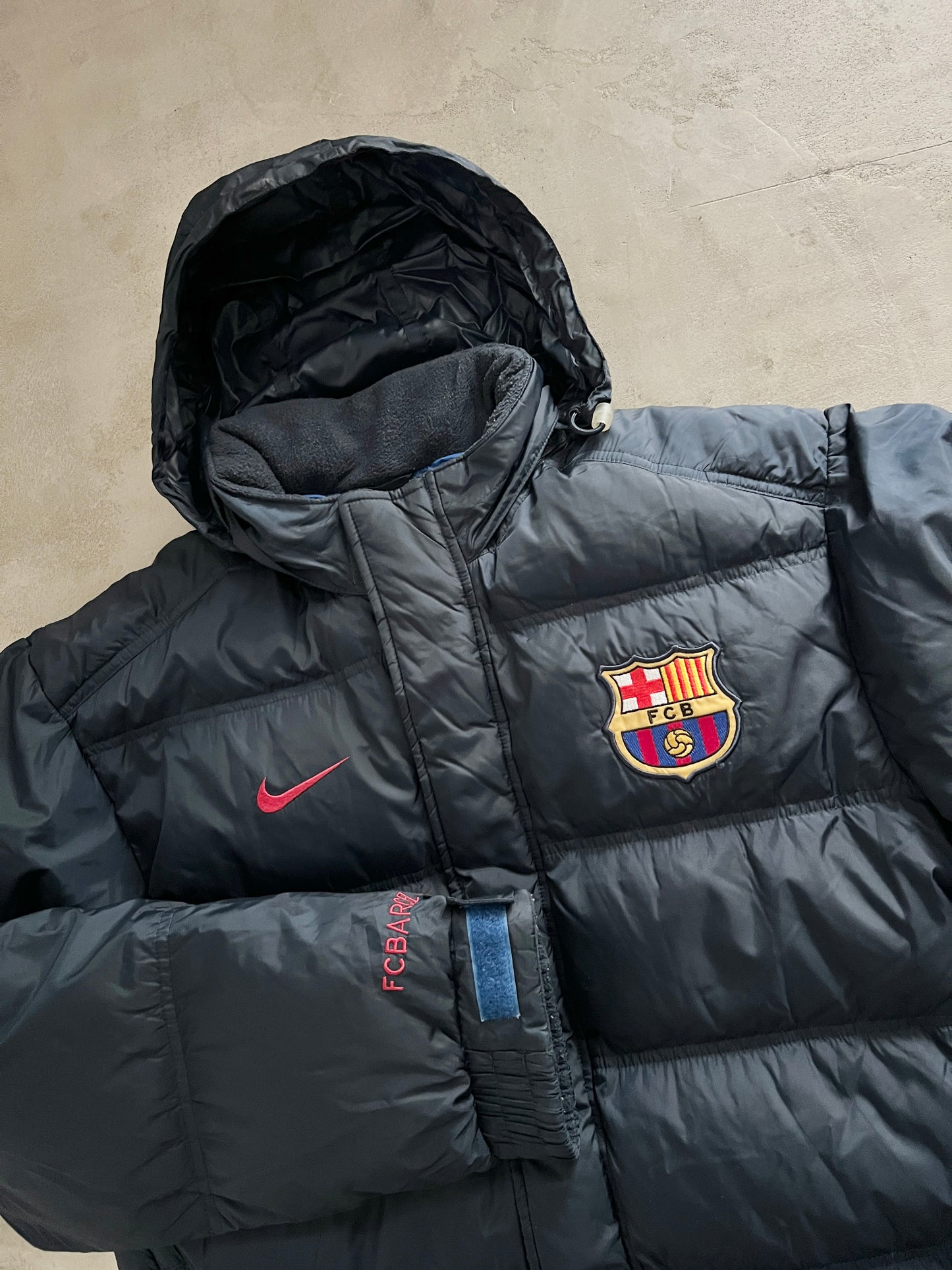 NAVY FC BARCELONA NIKE PUFFER - 2000S - L/XL