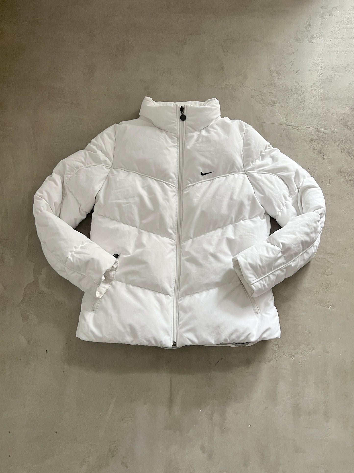 WHITE NIKE PUFFER JACKET - 2000S - WOMENS XL