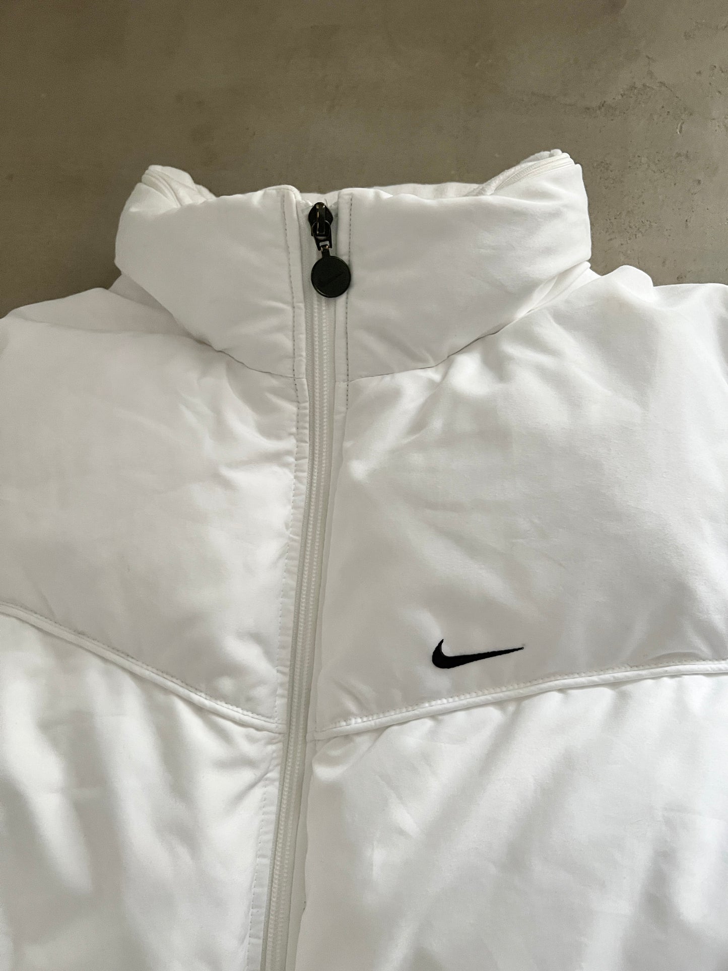 WHITE NIKE PUFFER JACKET - 2000S - WOMENS XL