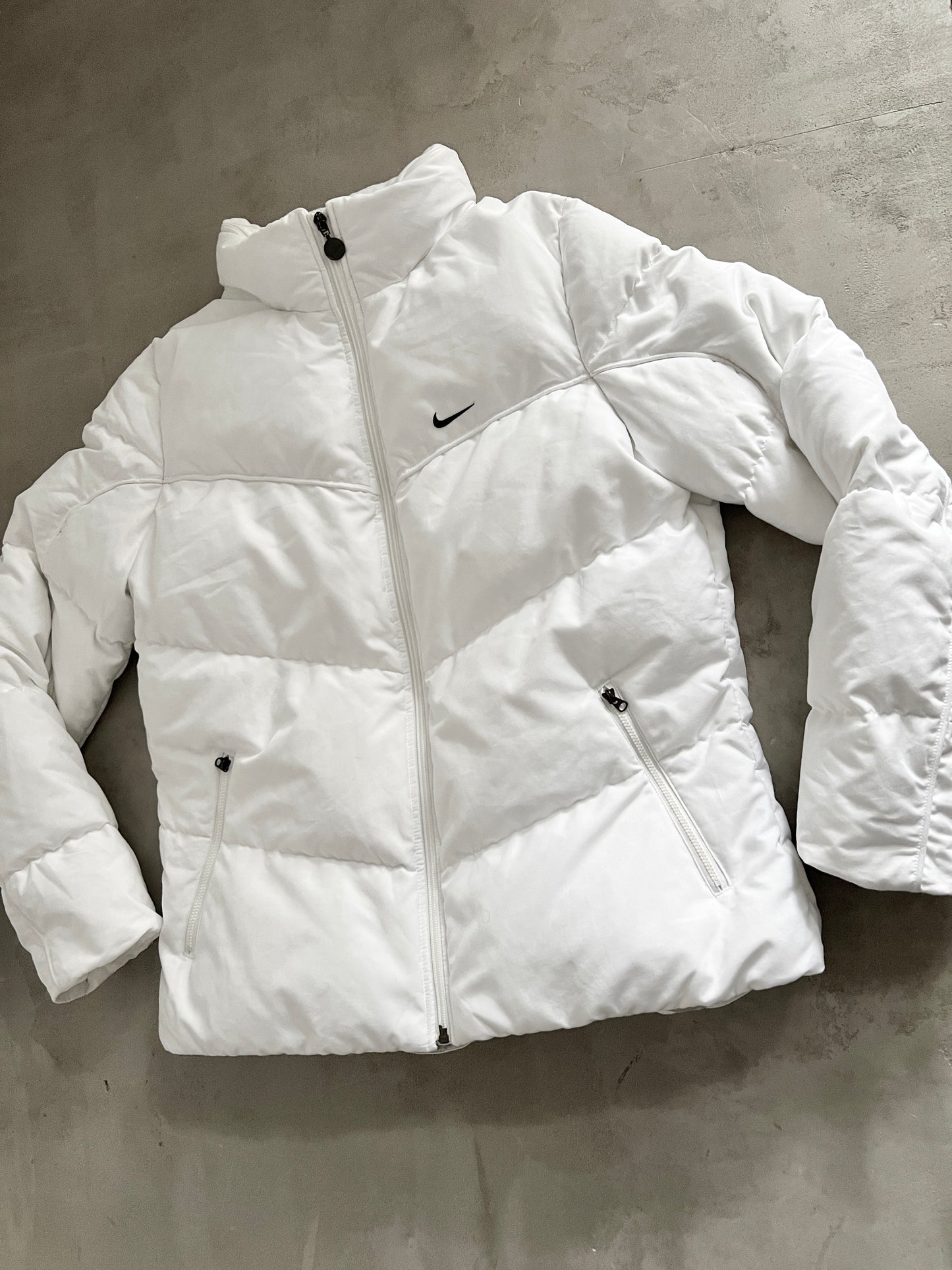 WHITE NIKE PUFFER JACKET - 2000S - WOMENS XL