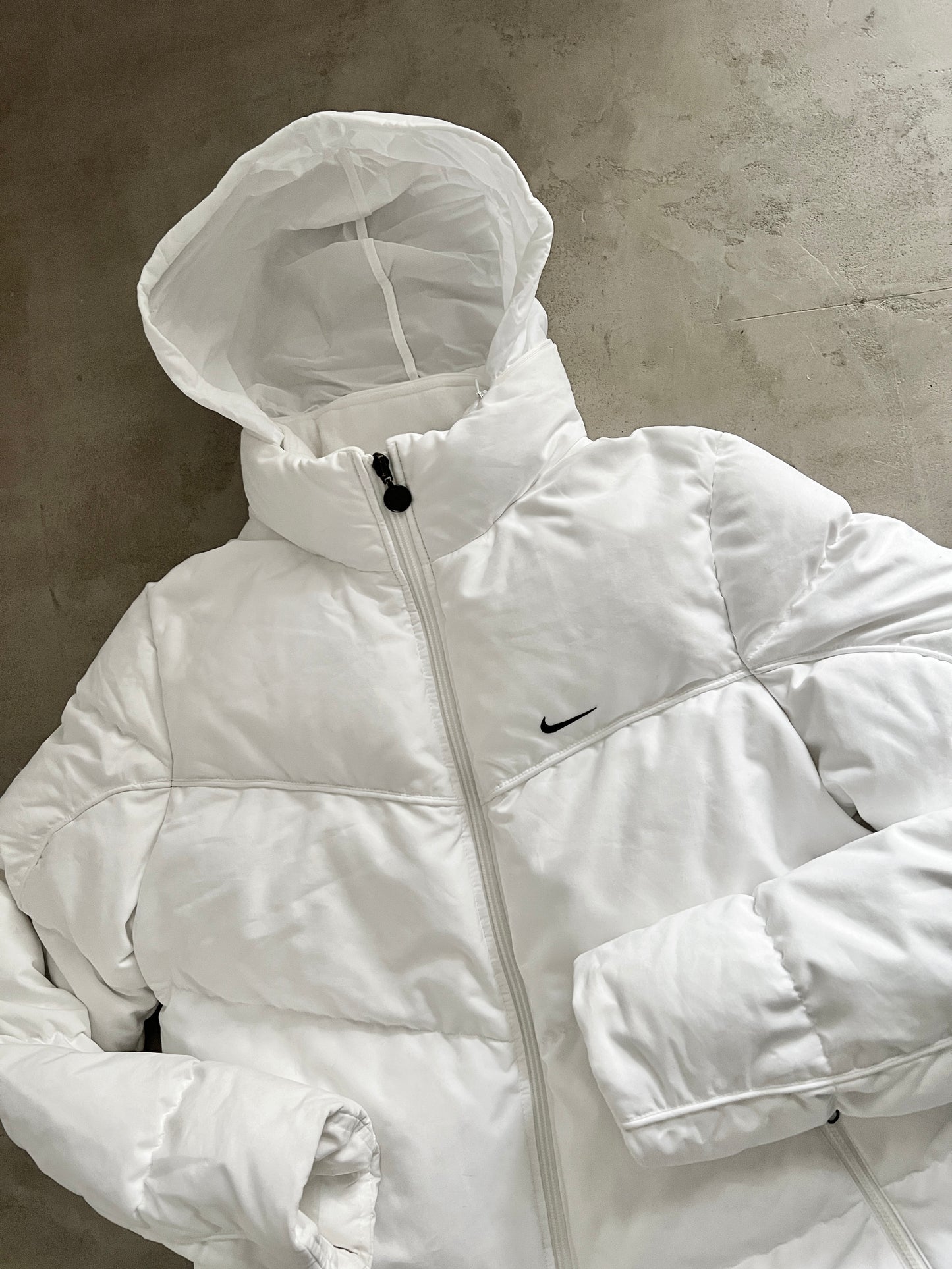 WHITE NIKE PUFFER JACKET - 2000S - WOMENS XL