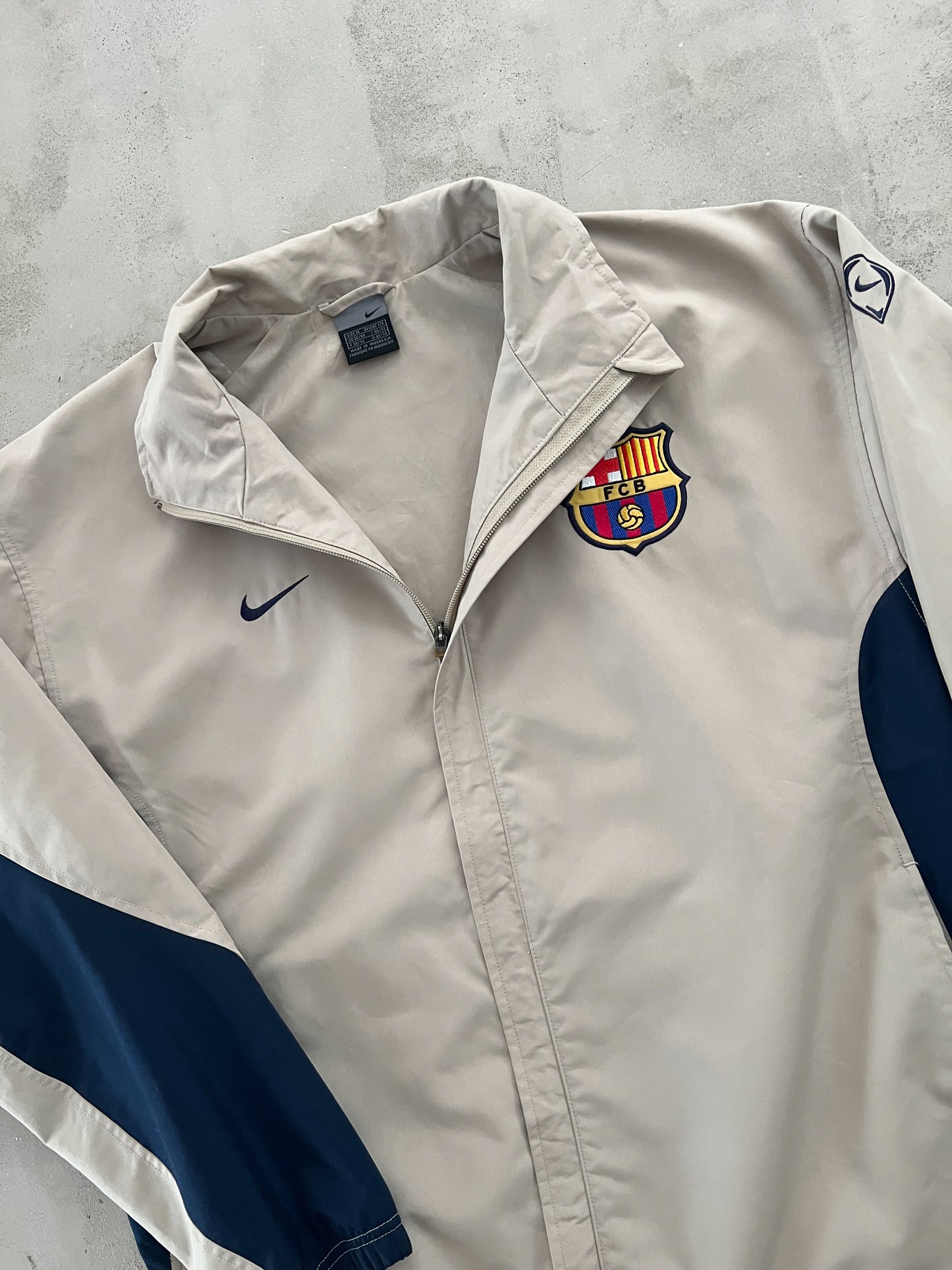 BEIGE FC BARCELONA NIKE JACKET - 2000S - L