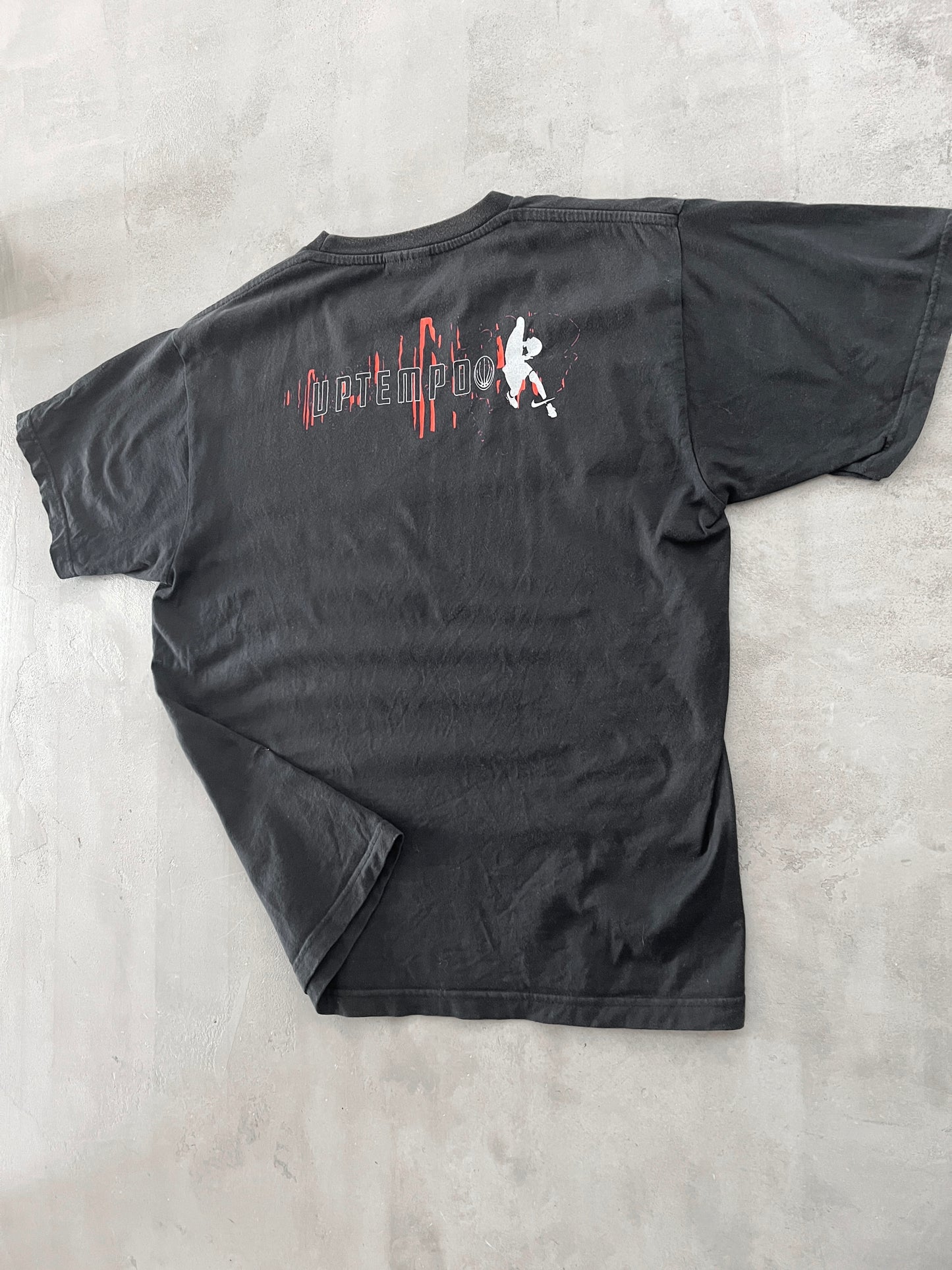 BLACK NIKE BASKETBALL TEE - 1990S - L