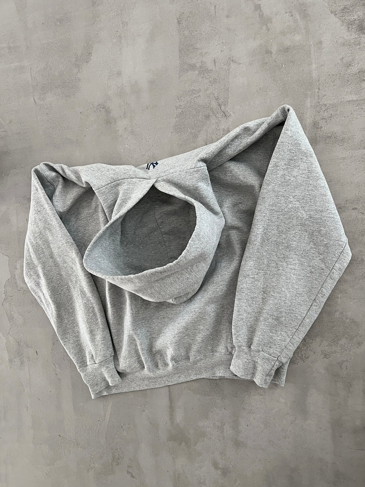 GREY YANKEES HOODIE - 1990S - S/M