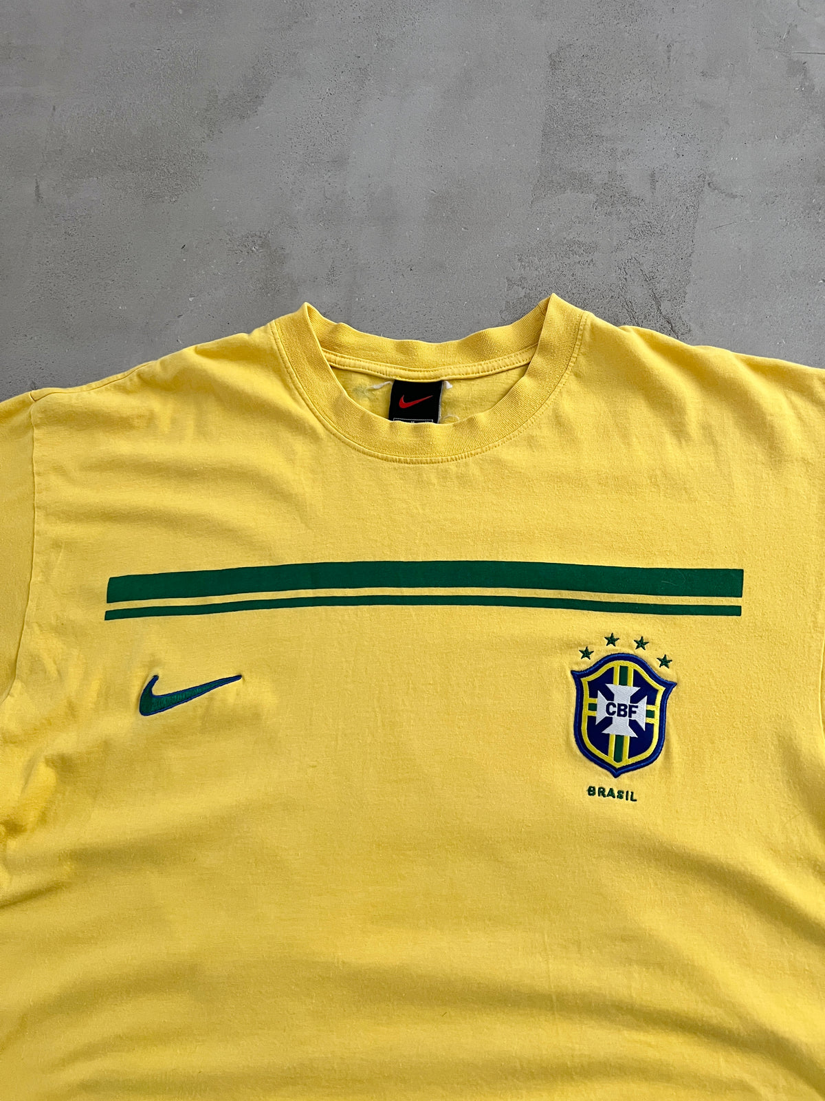 YELLOW BRAZIL NIKE TEE - 1990S - L/M