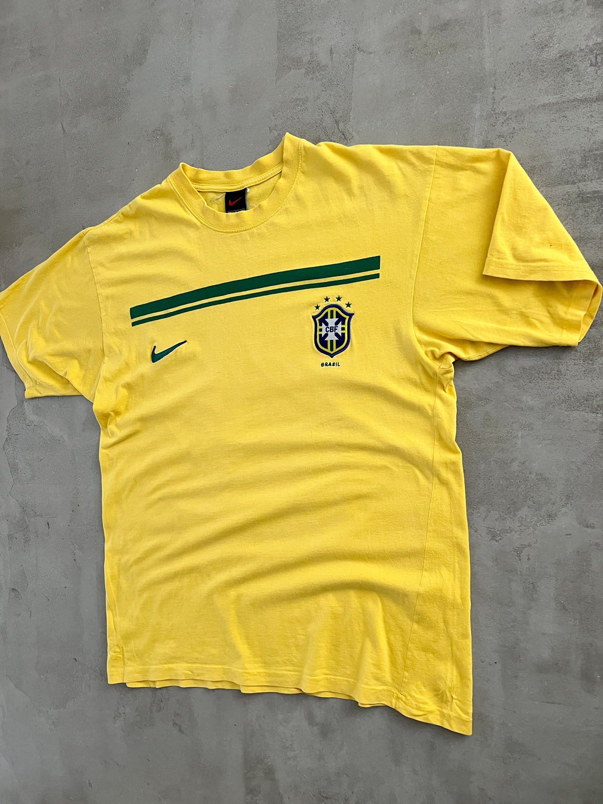 YELLOW BRAZIL NIKE TEE - 1990S - L/M