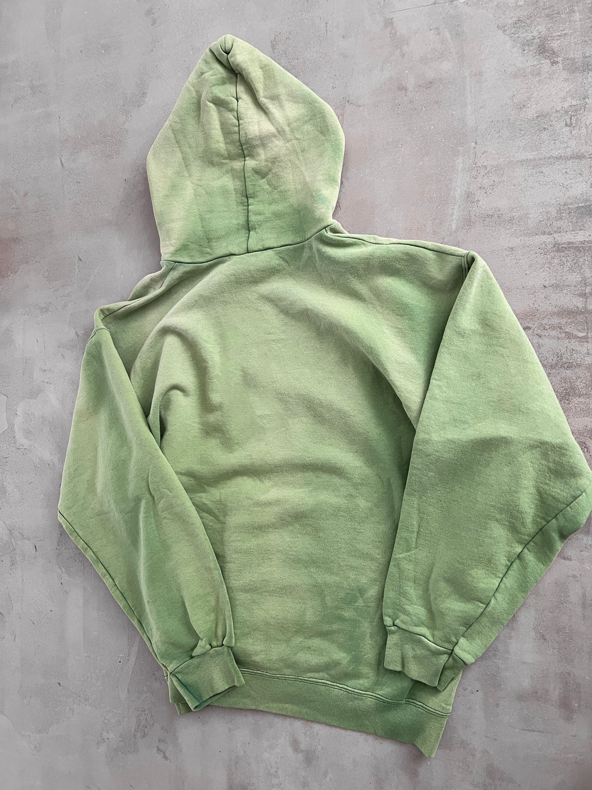 FADED GREEN MICHIGAN HANES HOODIE - 1990S - M/L