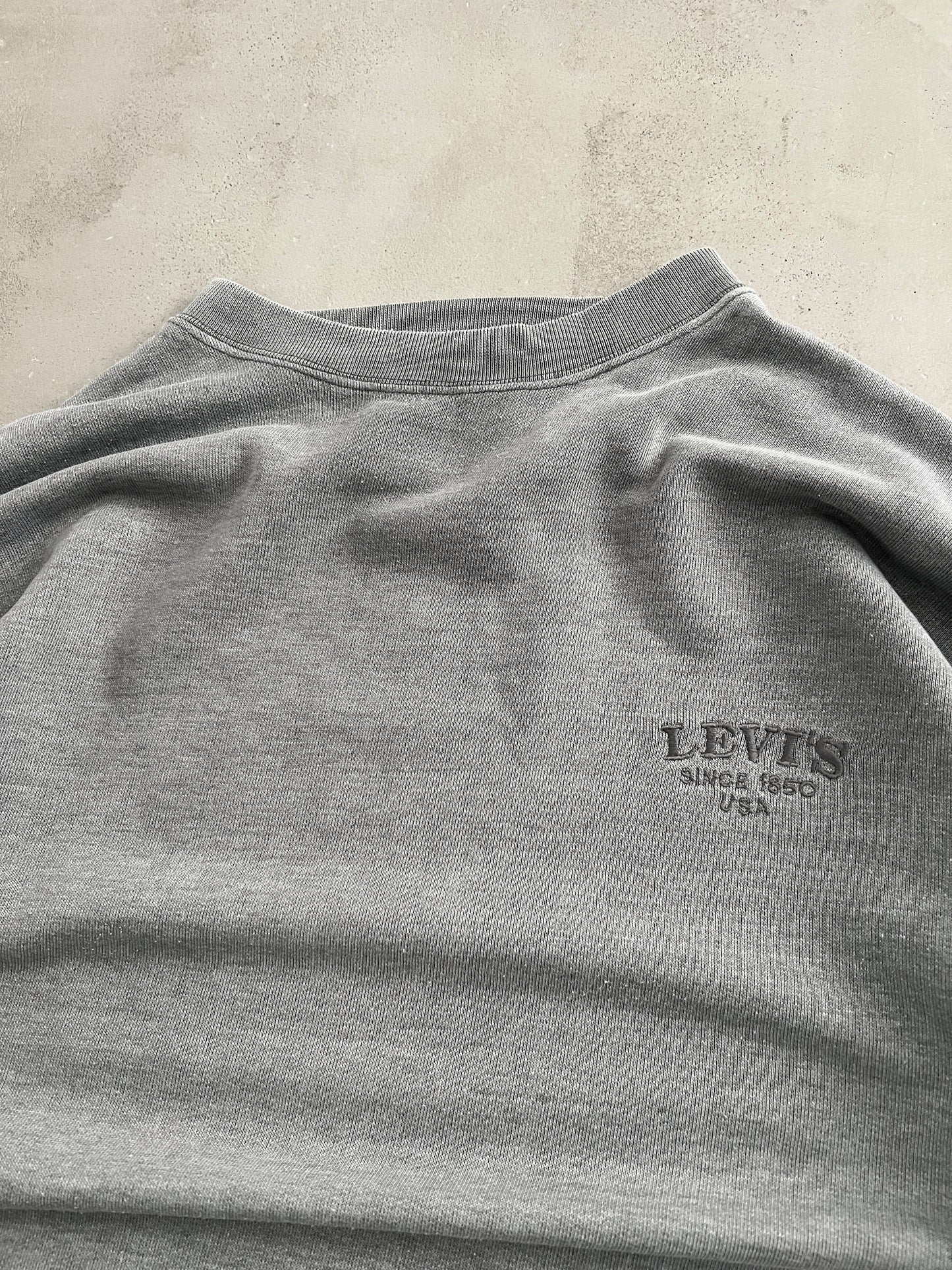 FADED GREY LEVI'S SWEATER - 1990S - M
