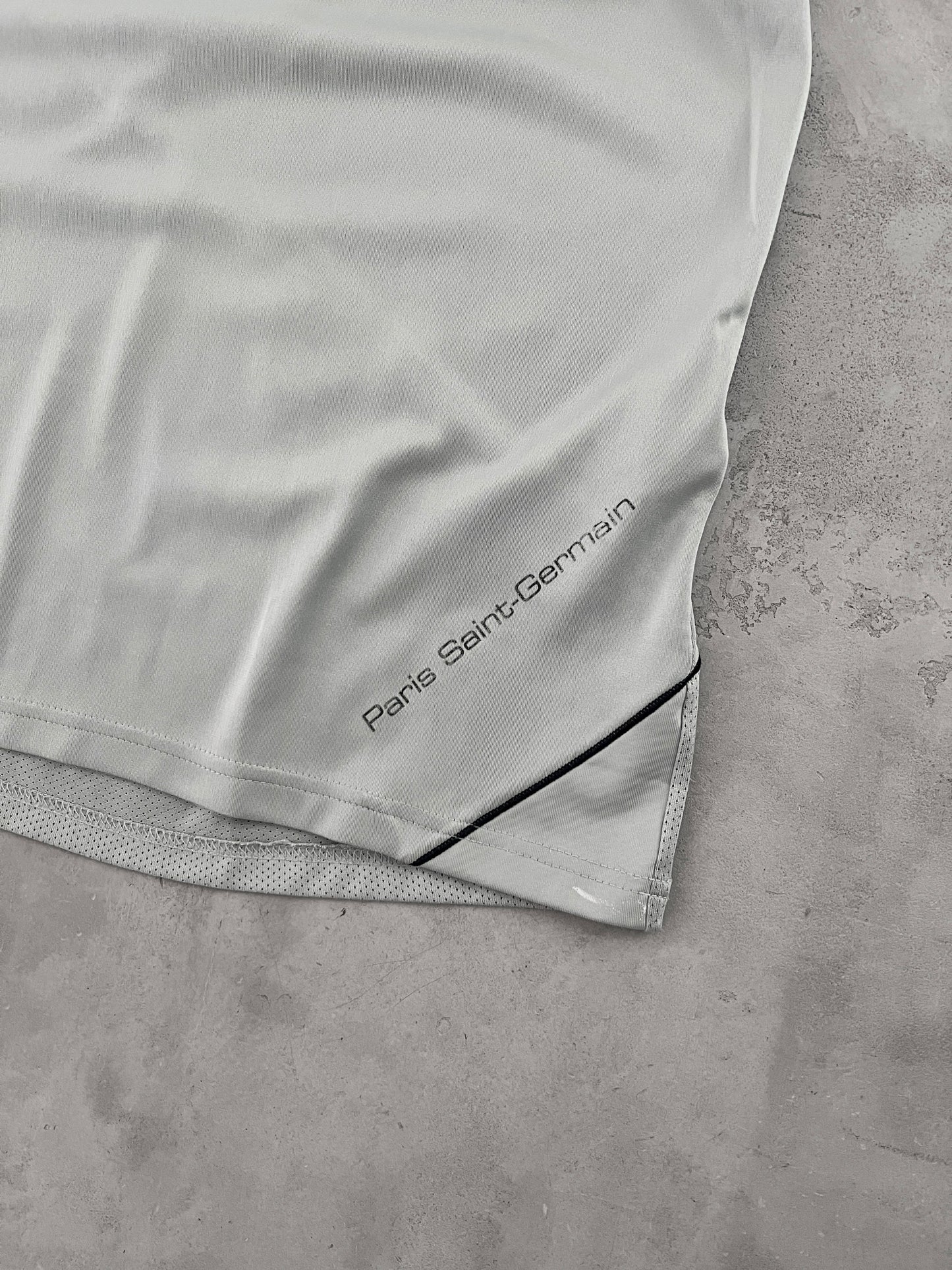 GREY PSG NIKE JERSEY - 2000S - L