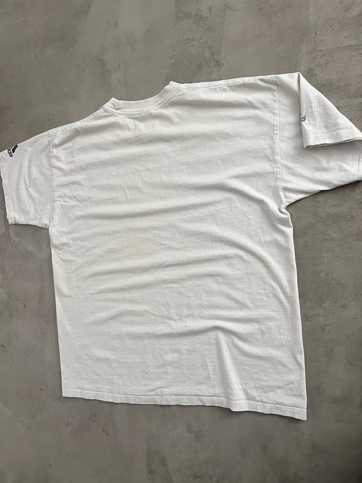 WHITE ADIDAS ANIME TEE - 1990S - L/M