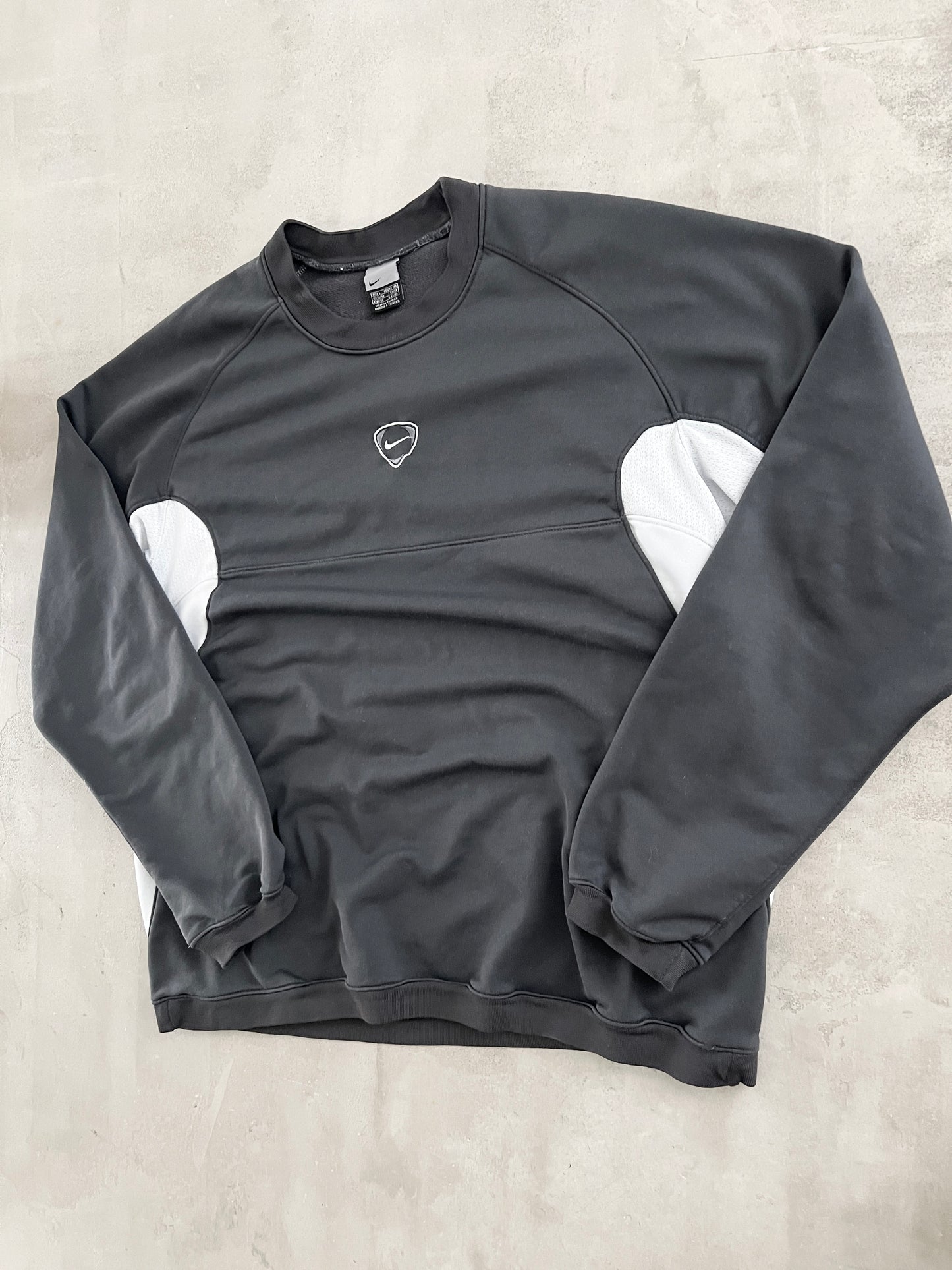 GREY NIKE SWEATER - 2000S - L