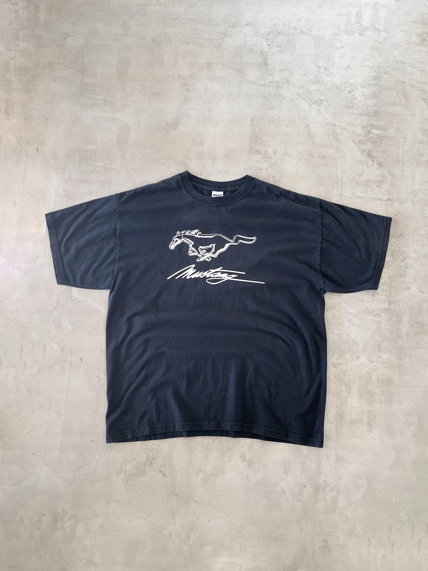 BLACK FORD MUSTANG TEE - 1990S - XL