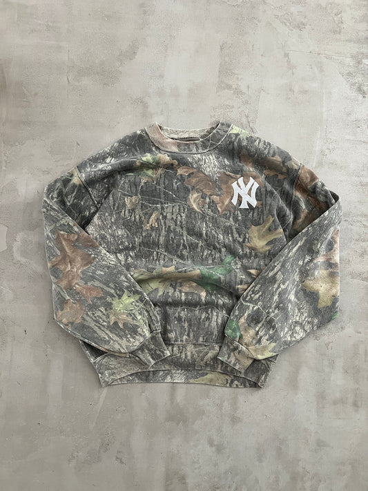 CAMO YANKEES SWEATER - 1990S - M/L