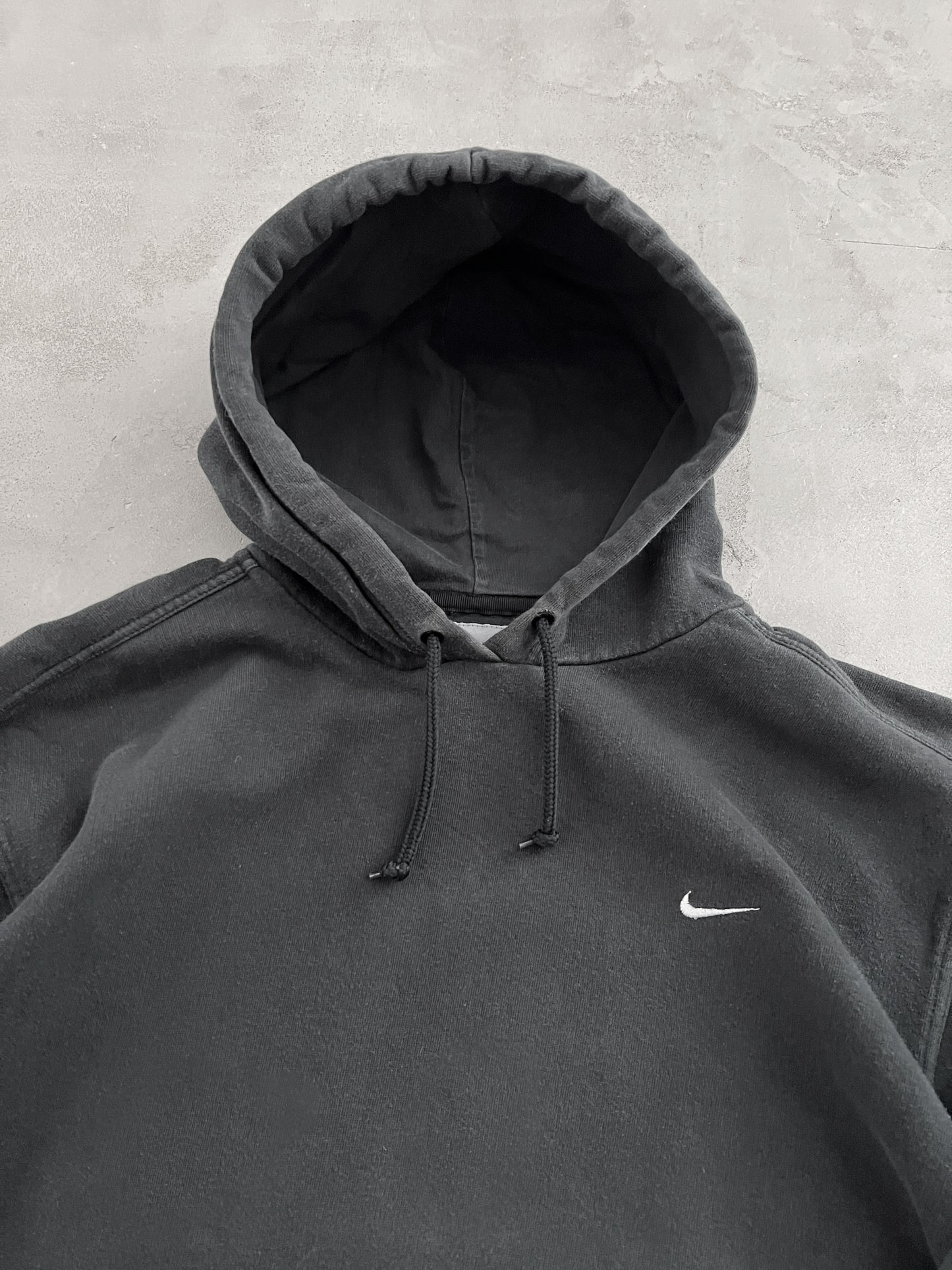 FADED BLACK NIKE HOODIE - 2000S - M/S