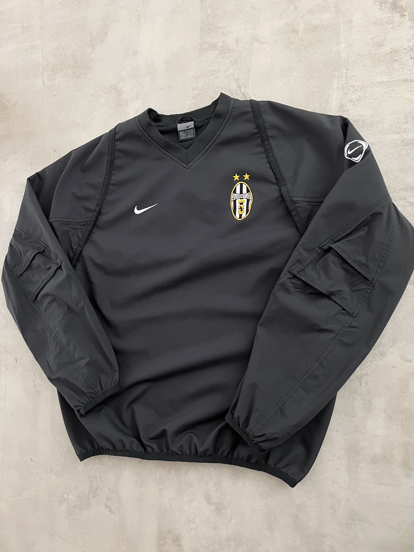 BLACK JUVENTUS NIKE SWEATER - 2000S - L/XL