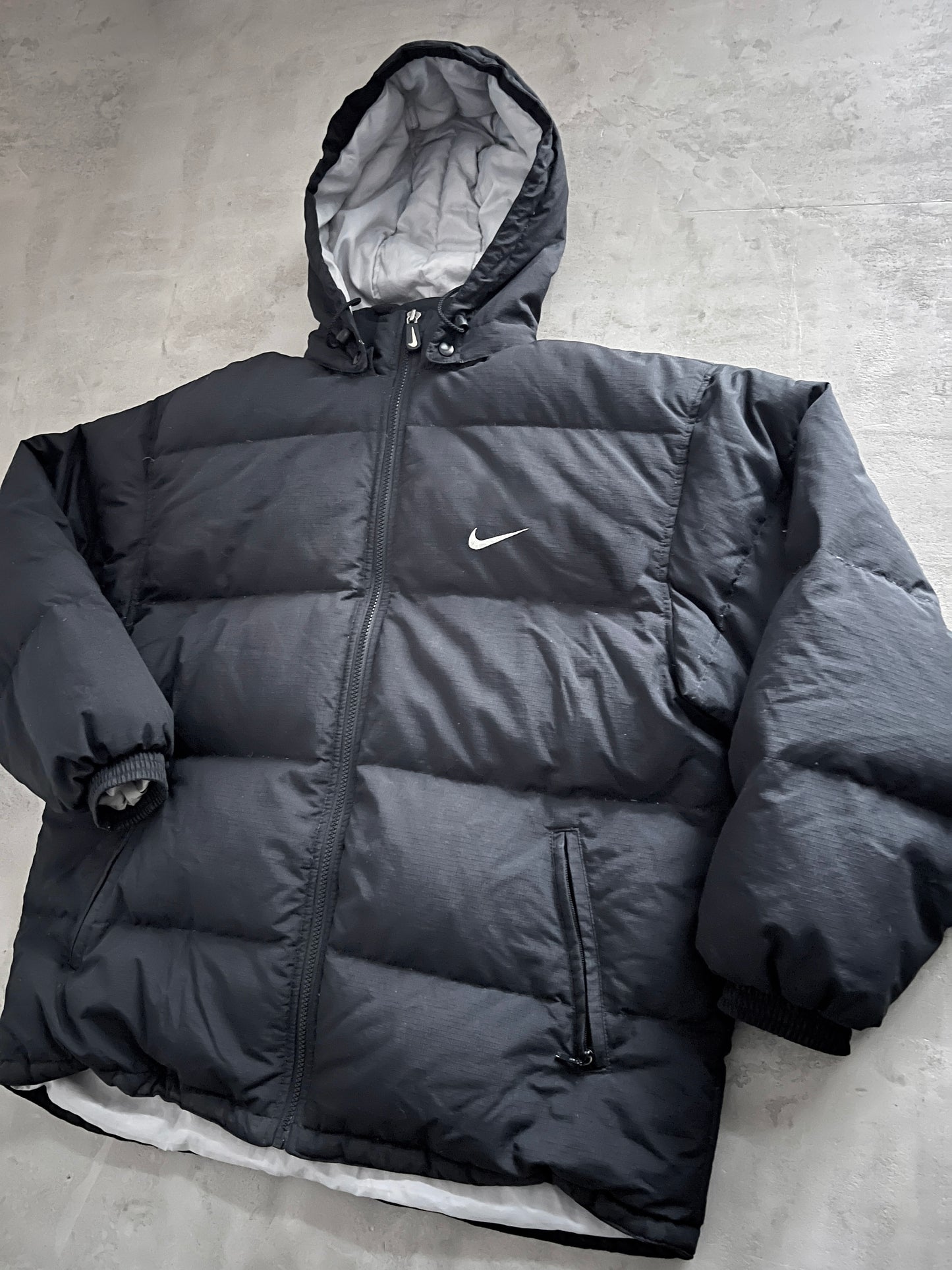 BLACK NIKE PUFFER - 1990S - M