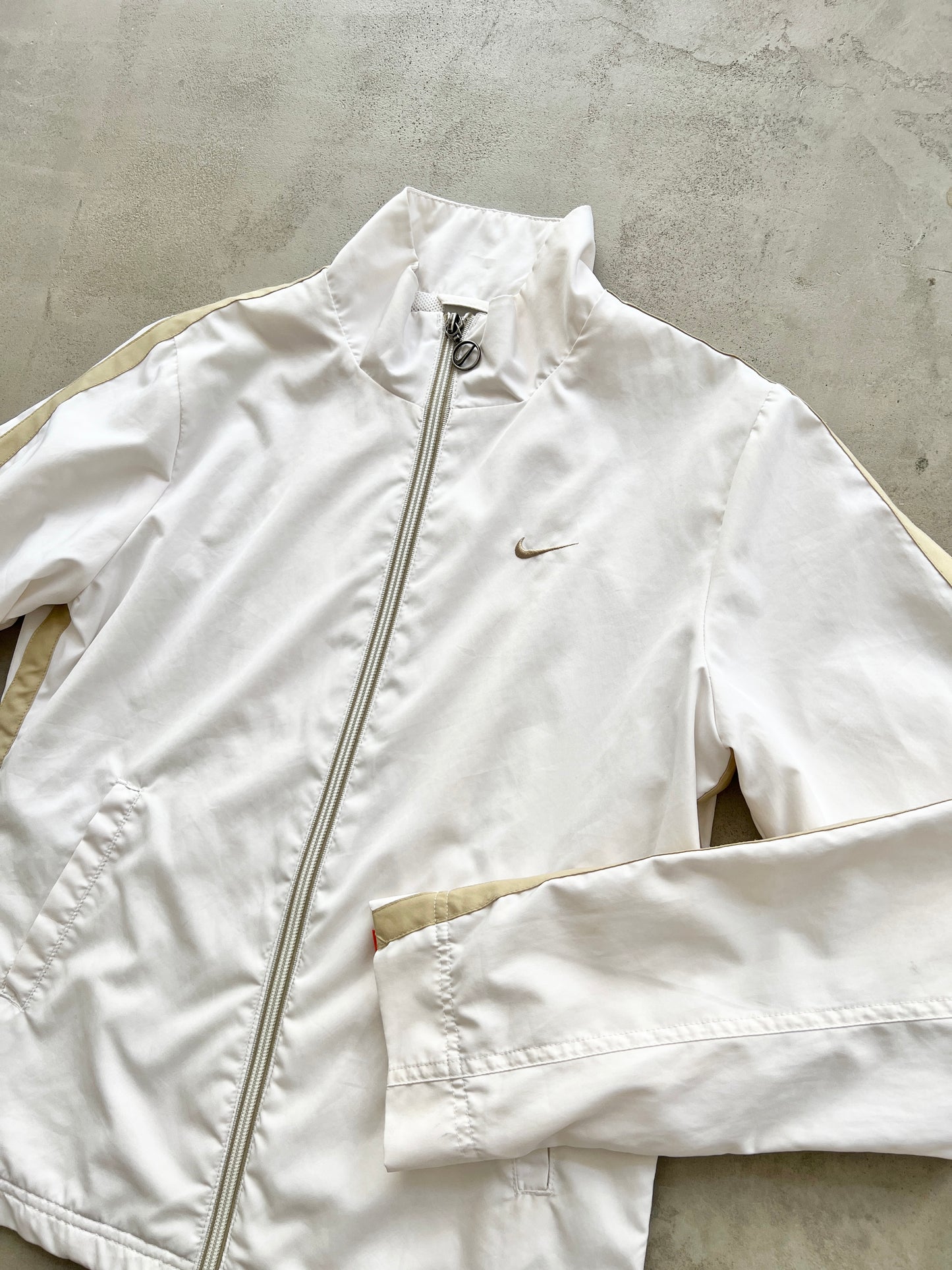 WHITE/BEIGE NIKE TRACK JACKET - 2000S - WOMENS S