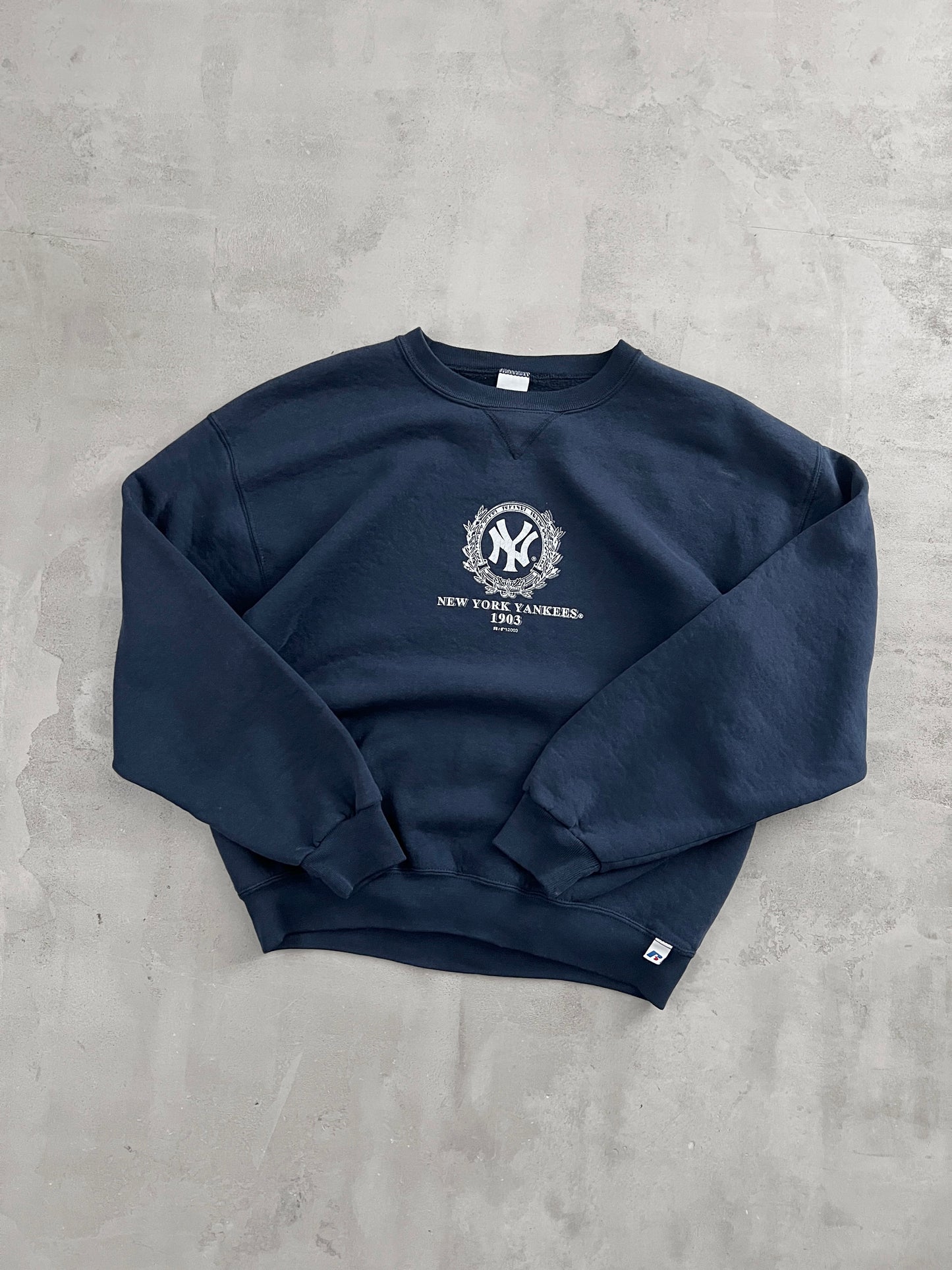 NAVY YANKEES RUSSELL SWEATER - 1990S - L
