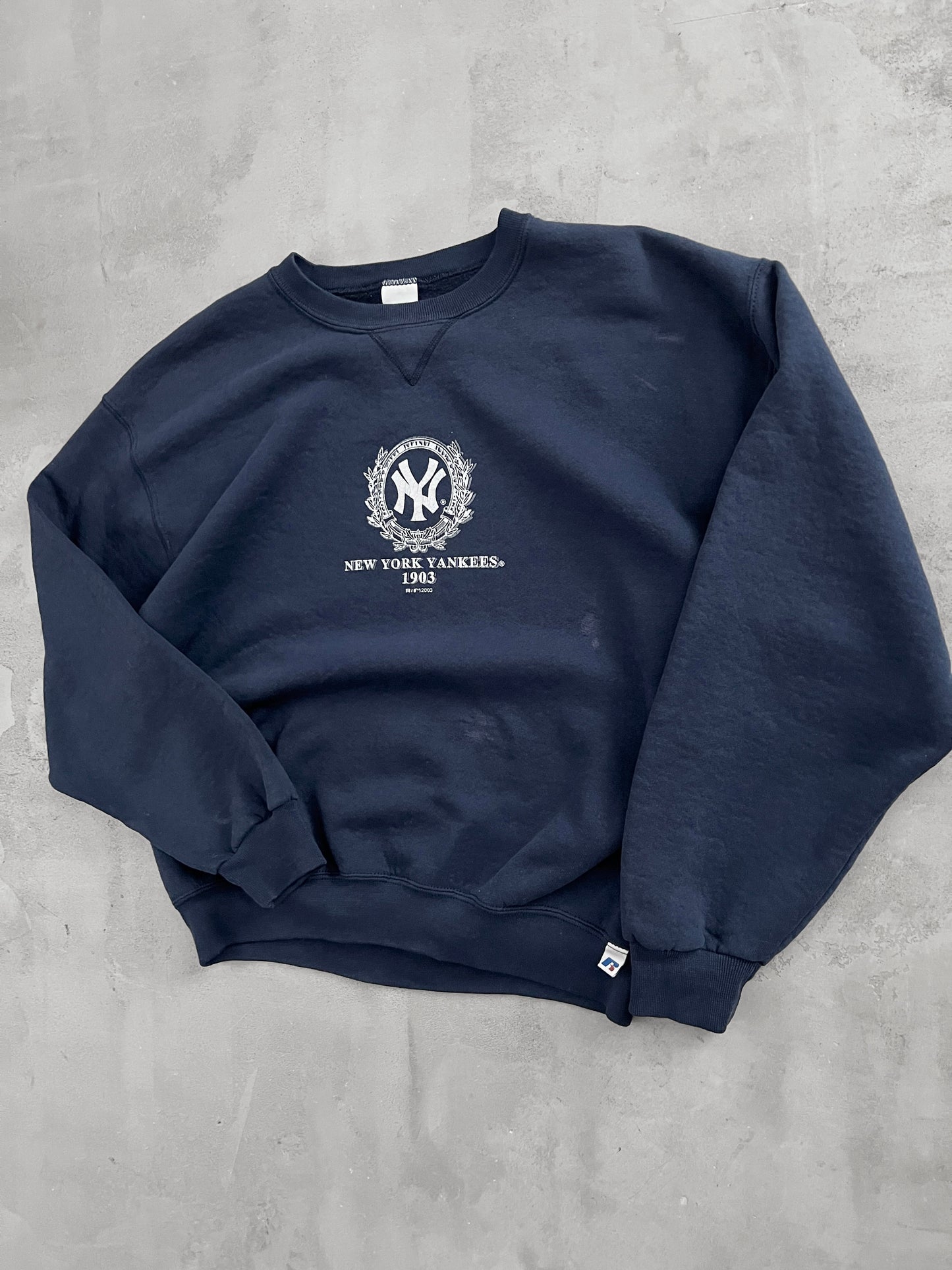 NAVY YANKEES RUSSELL SWEATER - 1990S - L
