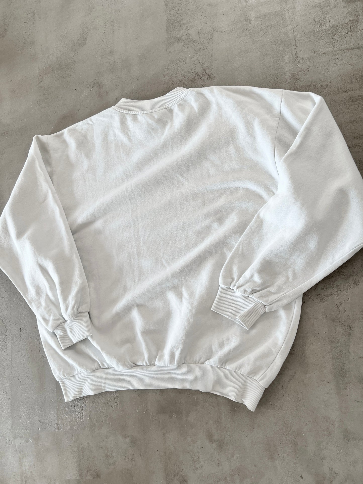 WHITE LACOSTE SWEATER - 1990S - M