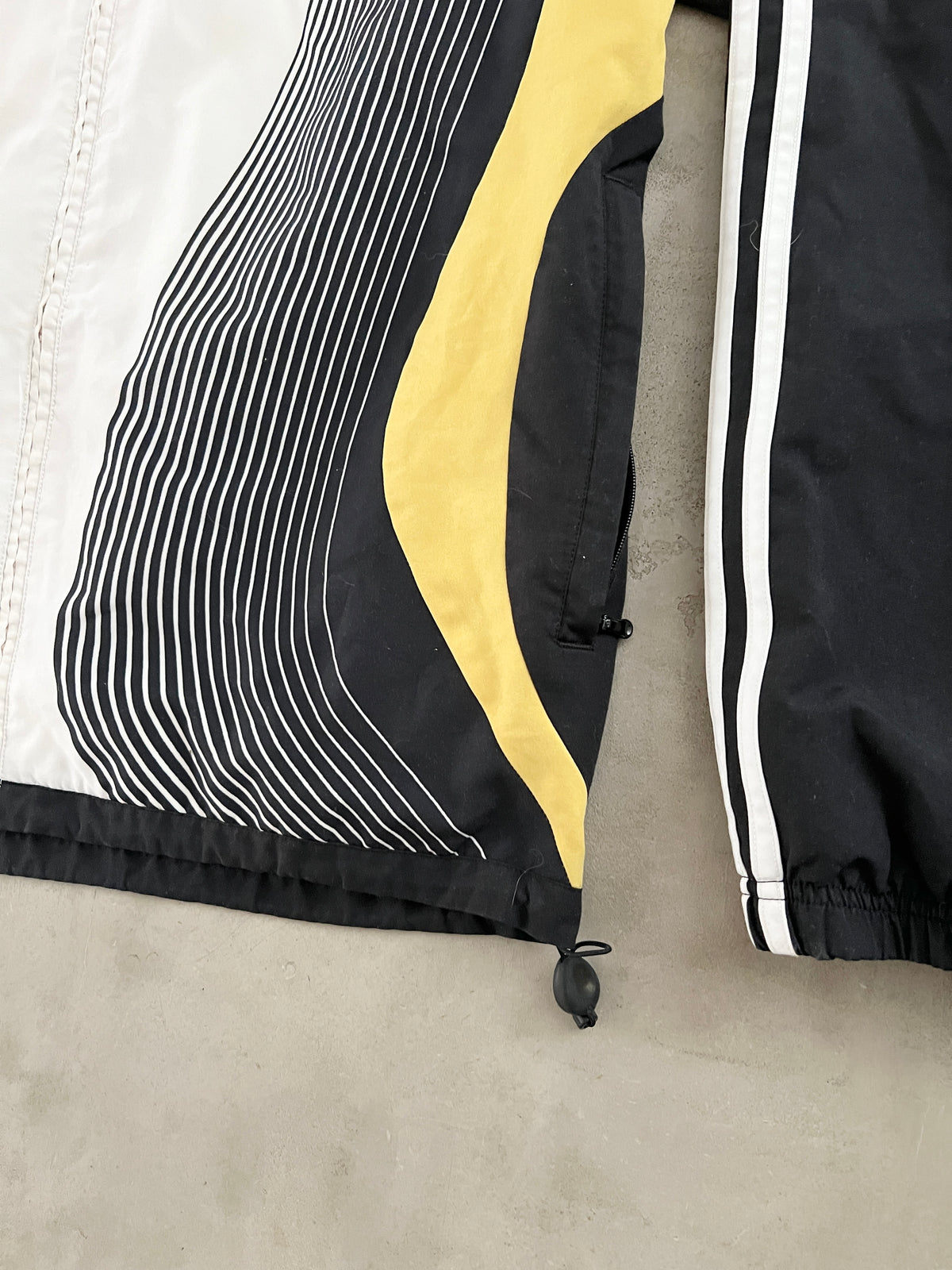 BLACK/GOLD ADIDAS TRACK JACKET - 2000S - L