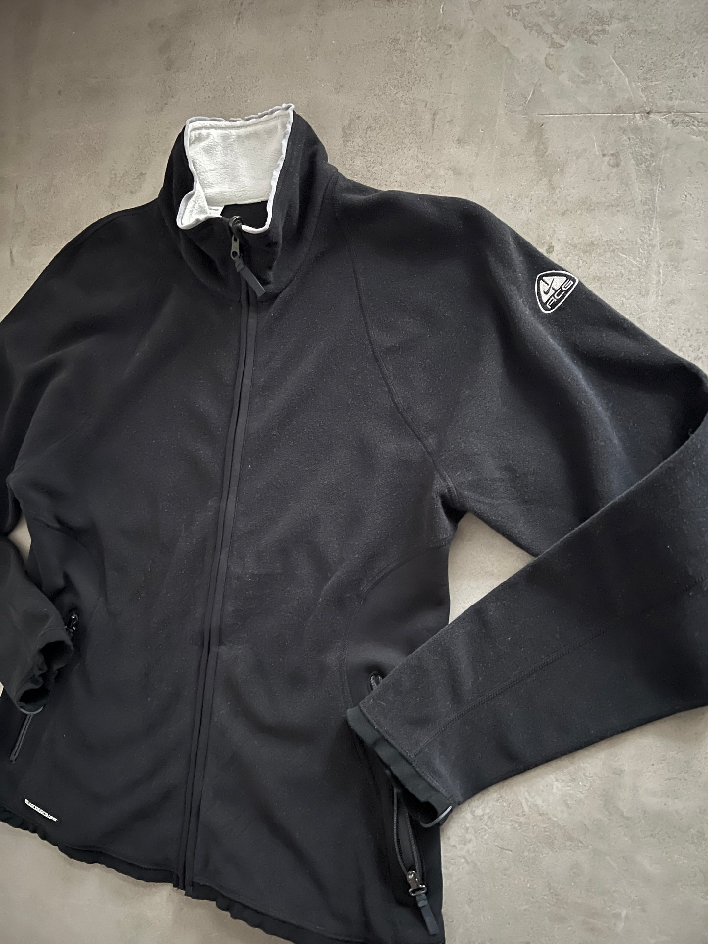 BLACK NIKE ACG FLEECE JACKET - 2000S - WOMENS M