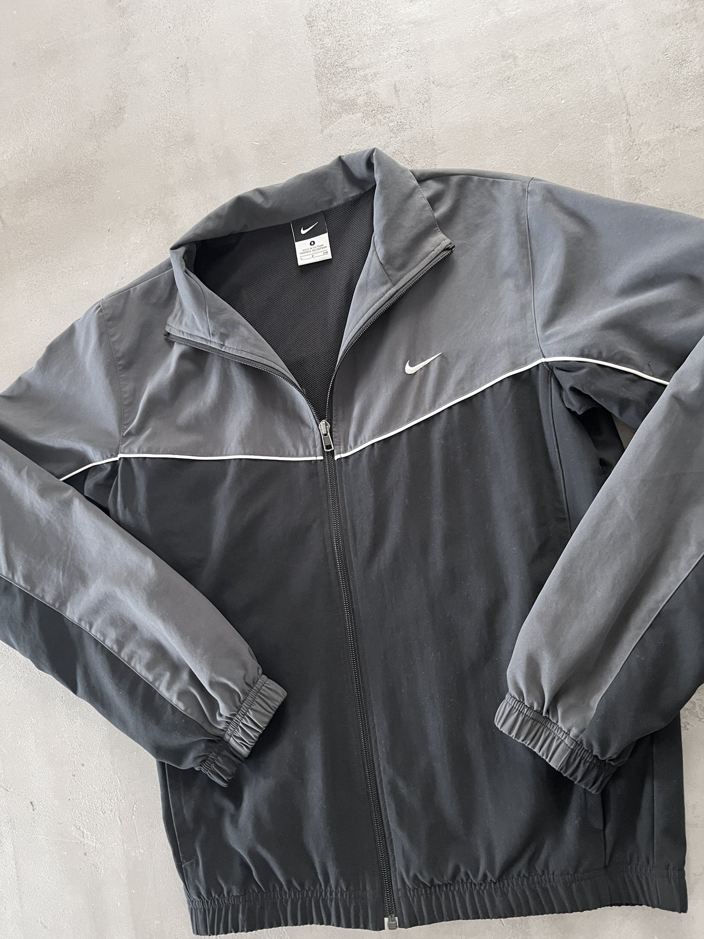 GREY/BLACK NIKE TRACK JACKET - 2000S - S