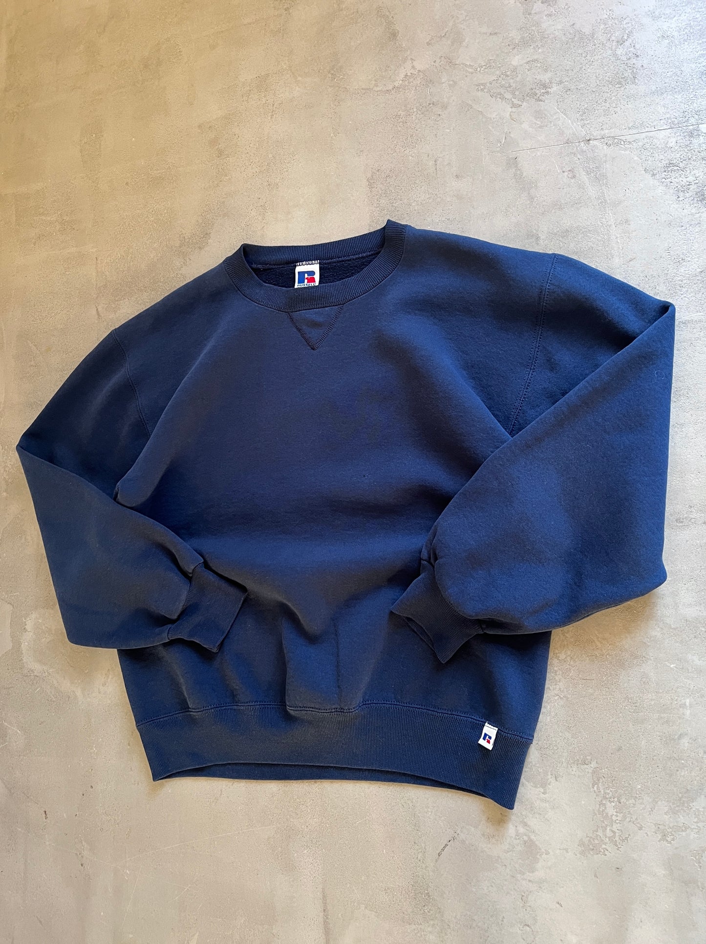 NAVY RUSSELL ATHLETIC SWEATER - 2000S - S/M