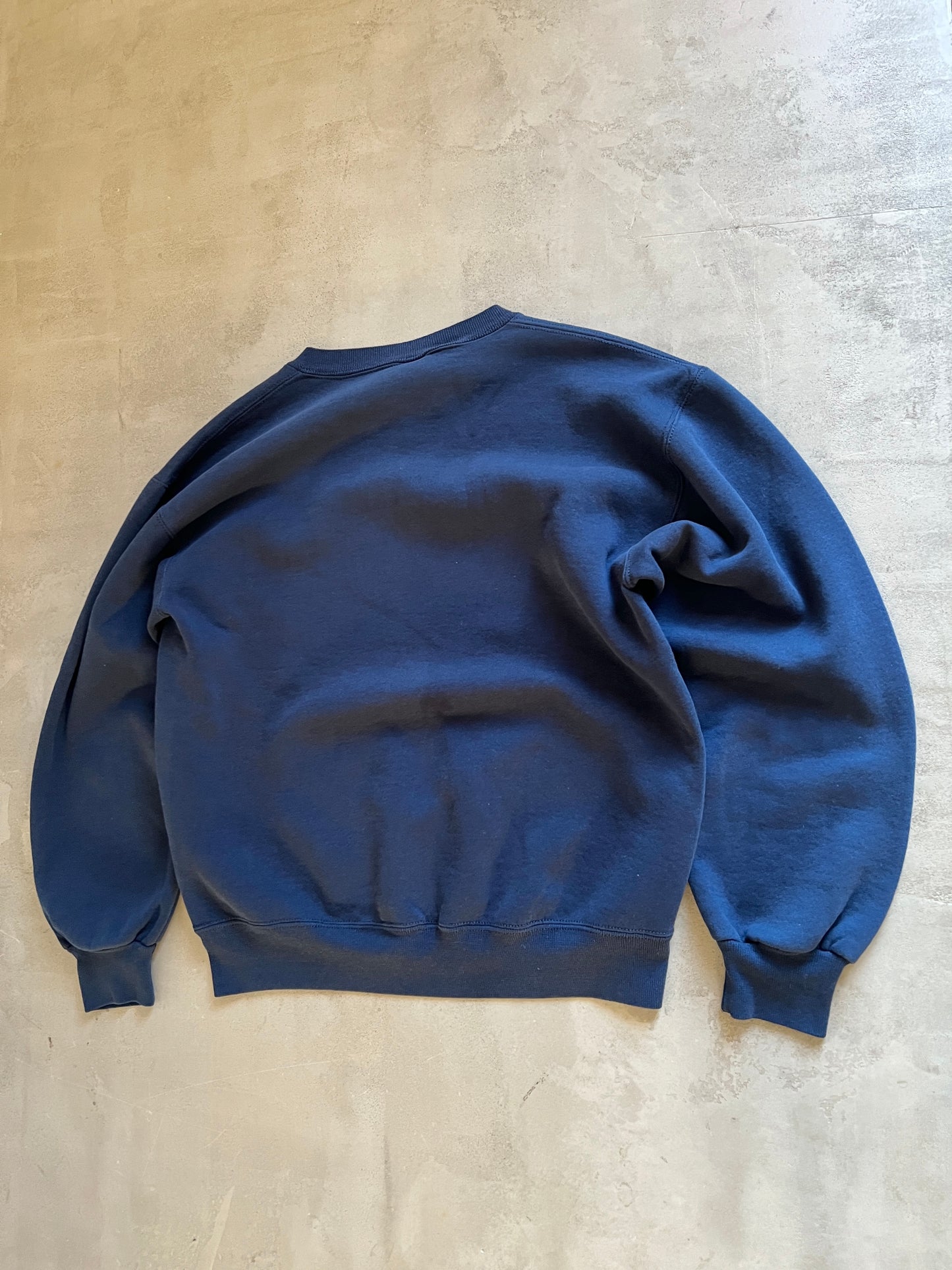 NAVY RUSSELL ATHLETIC SWEATER - 2000S - S/M