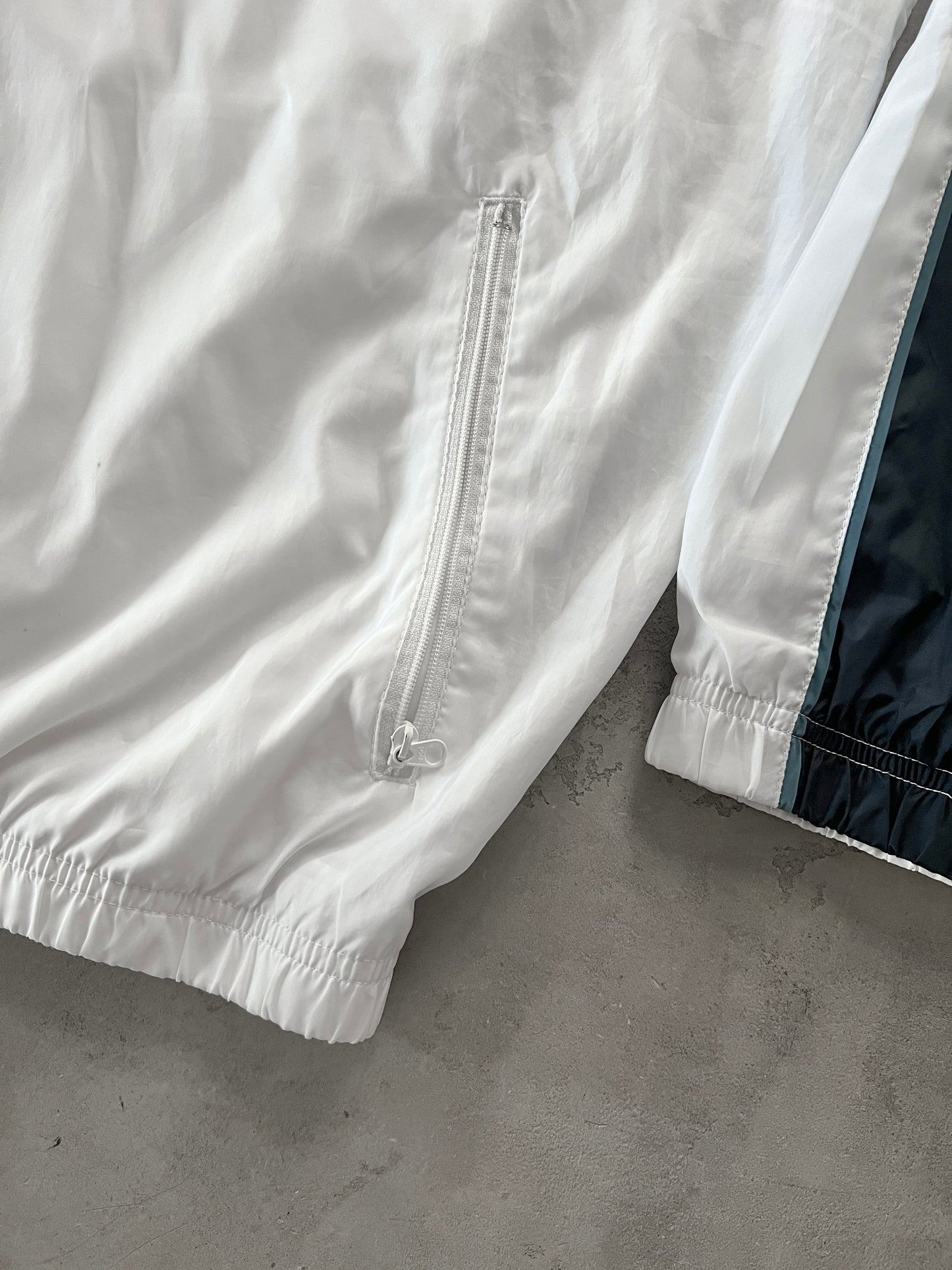 WHITE/NAVY NIKE JACKET - 2000S - L/XL