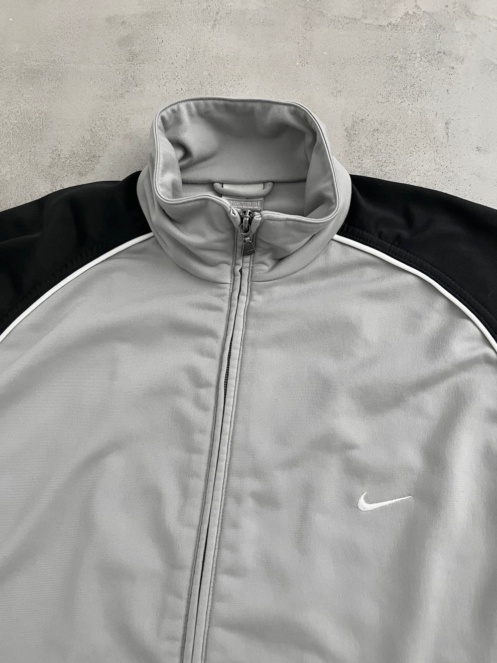 GREY NIKE TRACK JACKET - 2000S - M