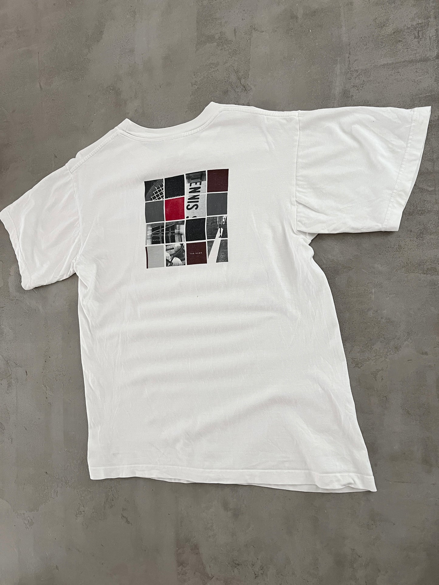 WHITE NIKE COURT TENNIS TEE - 1990S - M