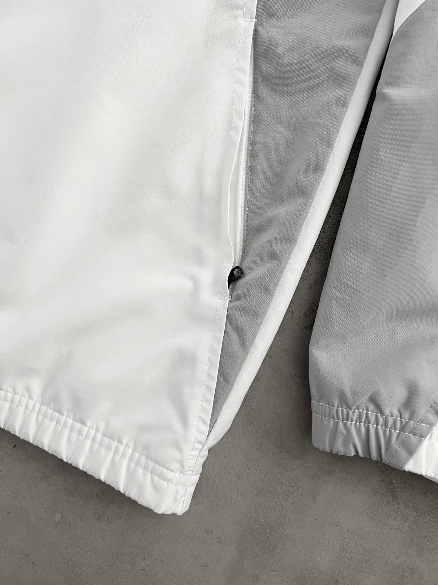 WHITE MANCHESTER UNITED NIKE JACKET - 2000S - L