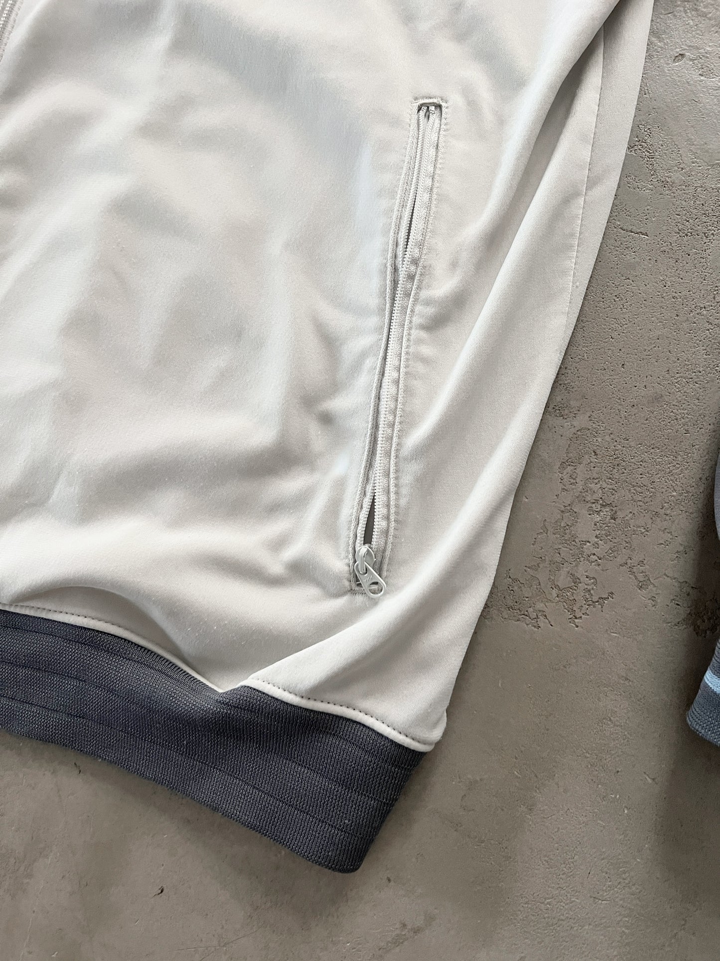 GREY/BABY BLUE NIKE TRACK JACKET - 2000S - L/XL