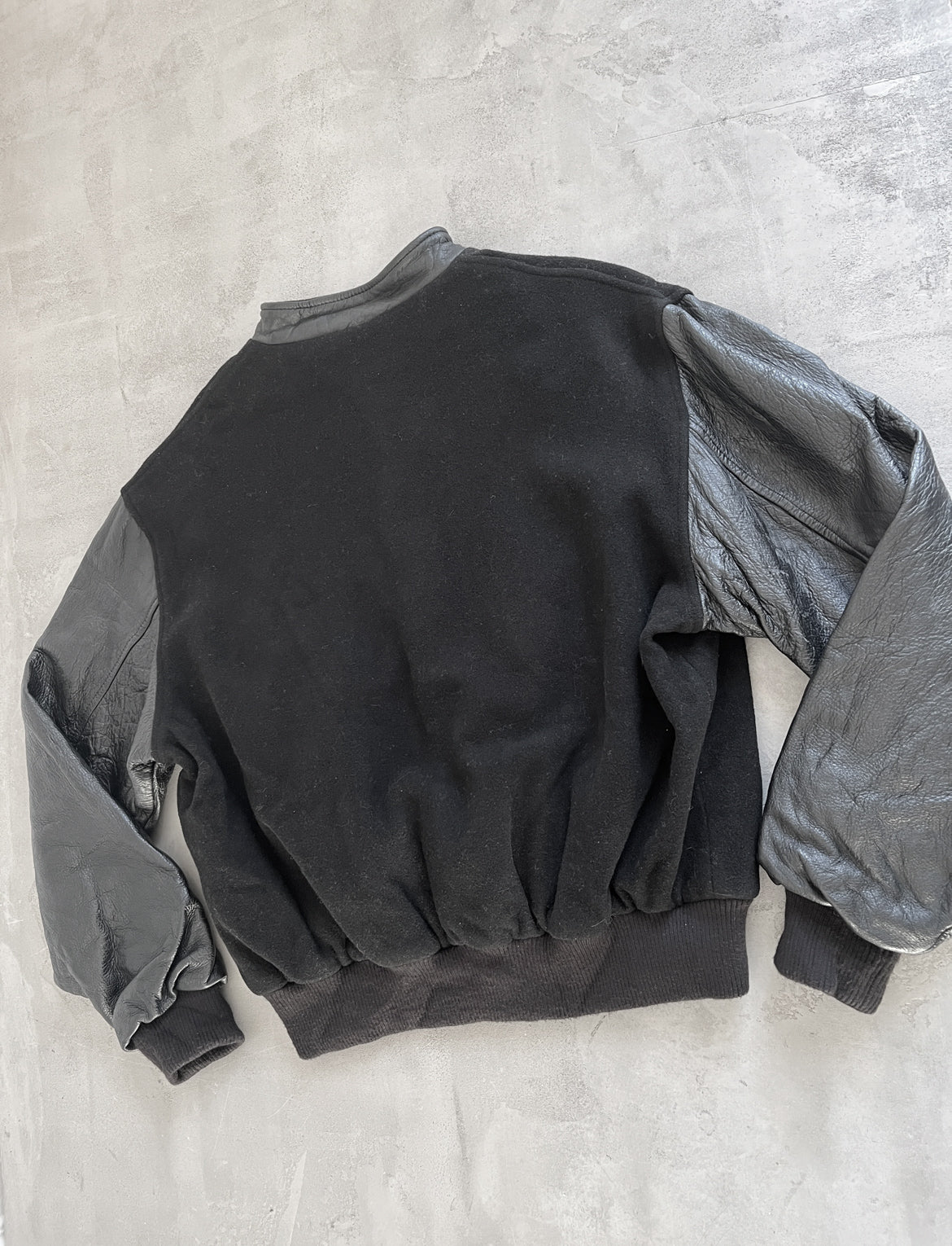 BLACK MERCEDES BENZ JACKET - 1990S - M