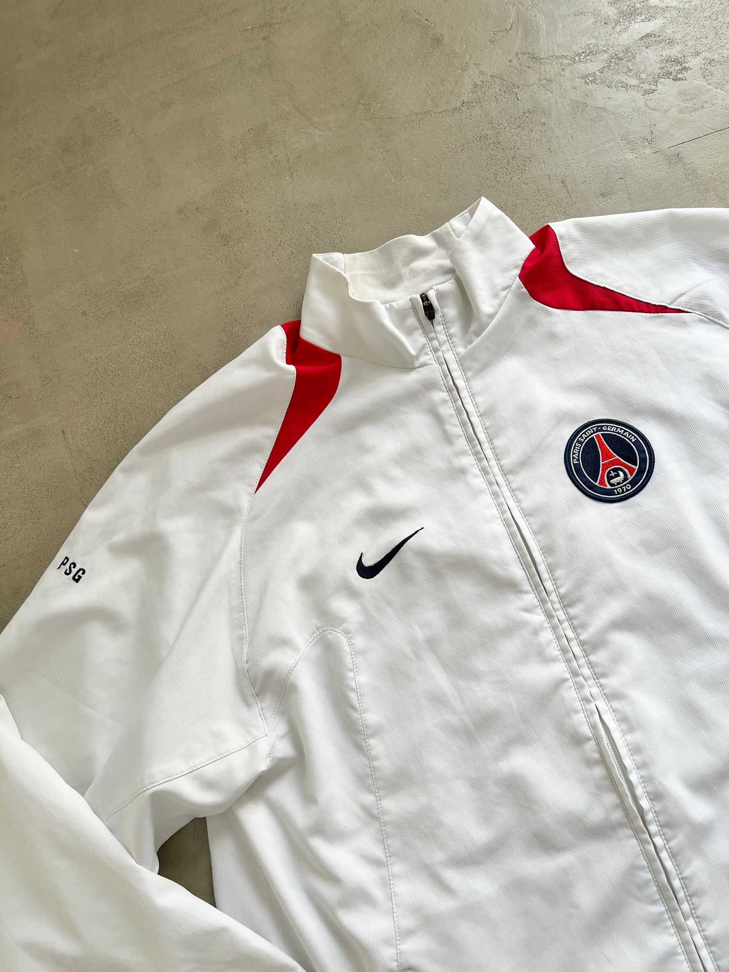WHITE/RED PSG NIKE TRACK JACKET - 2000S - L